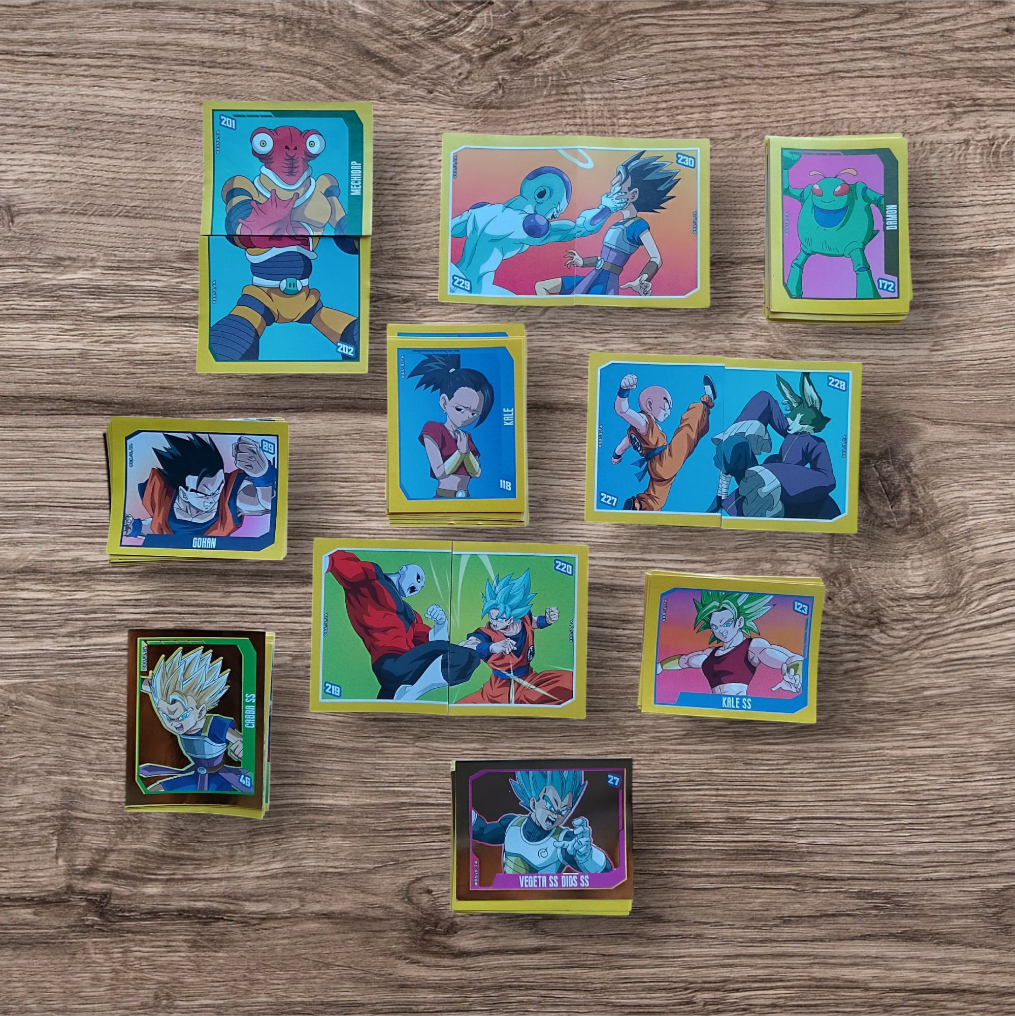 Lote 105 figuritas sin repetir Dragon Ball