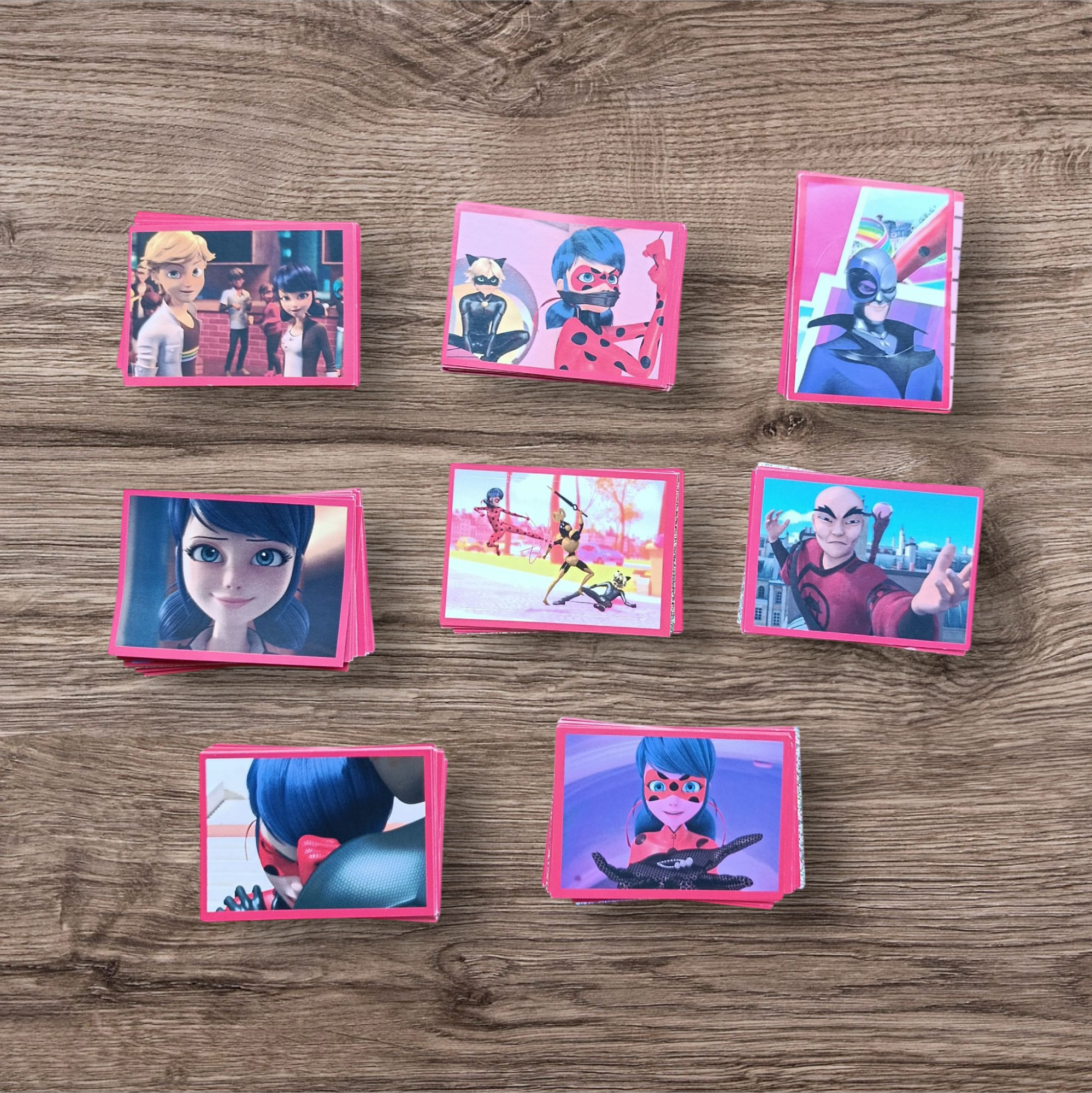 Lote 96 figuritas sin repetir Miraculous