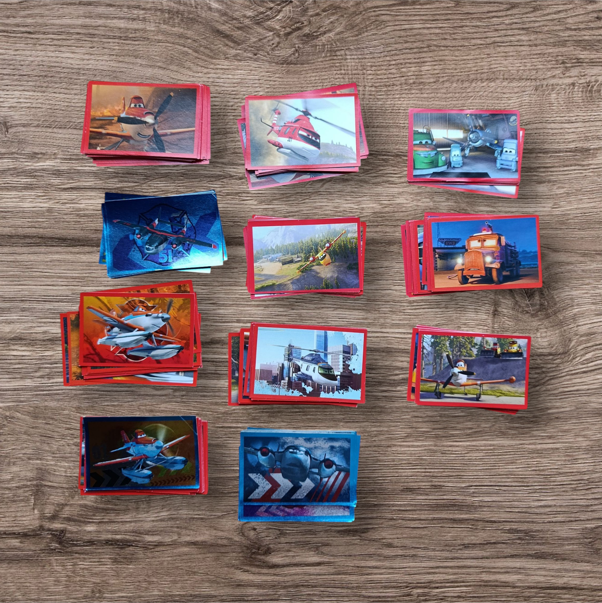 Lote 172 figuritas Aviones 2