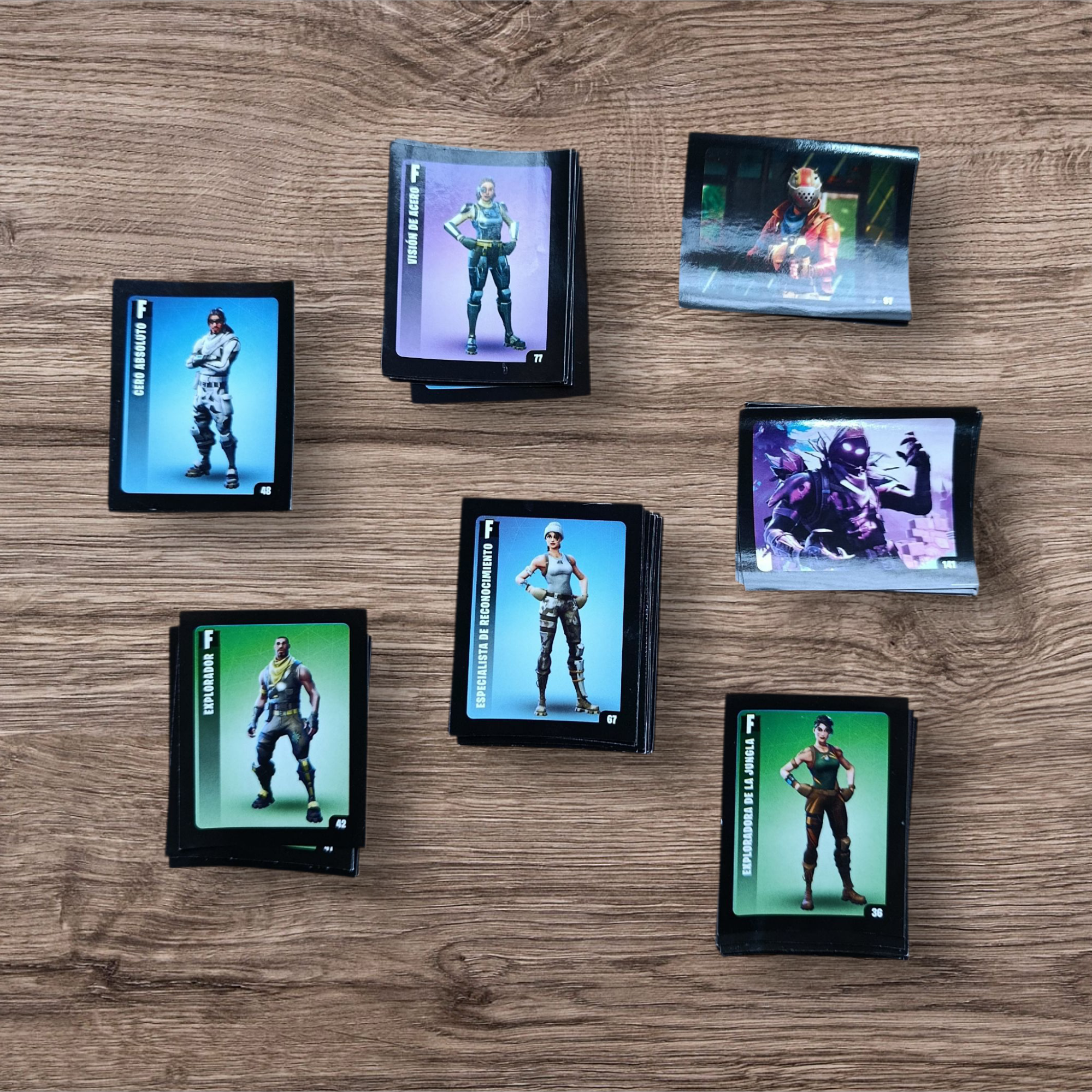 Lote 68 figuritas sin repetir Fortnite