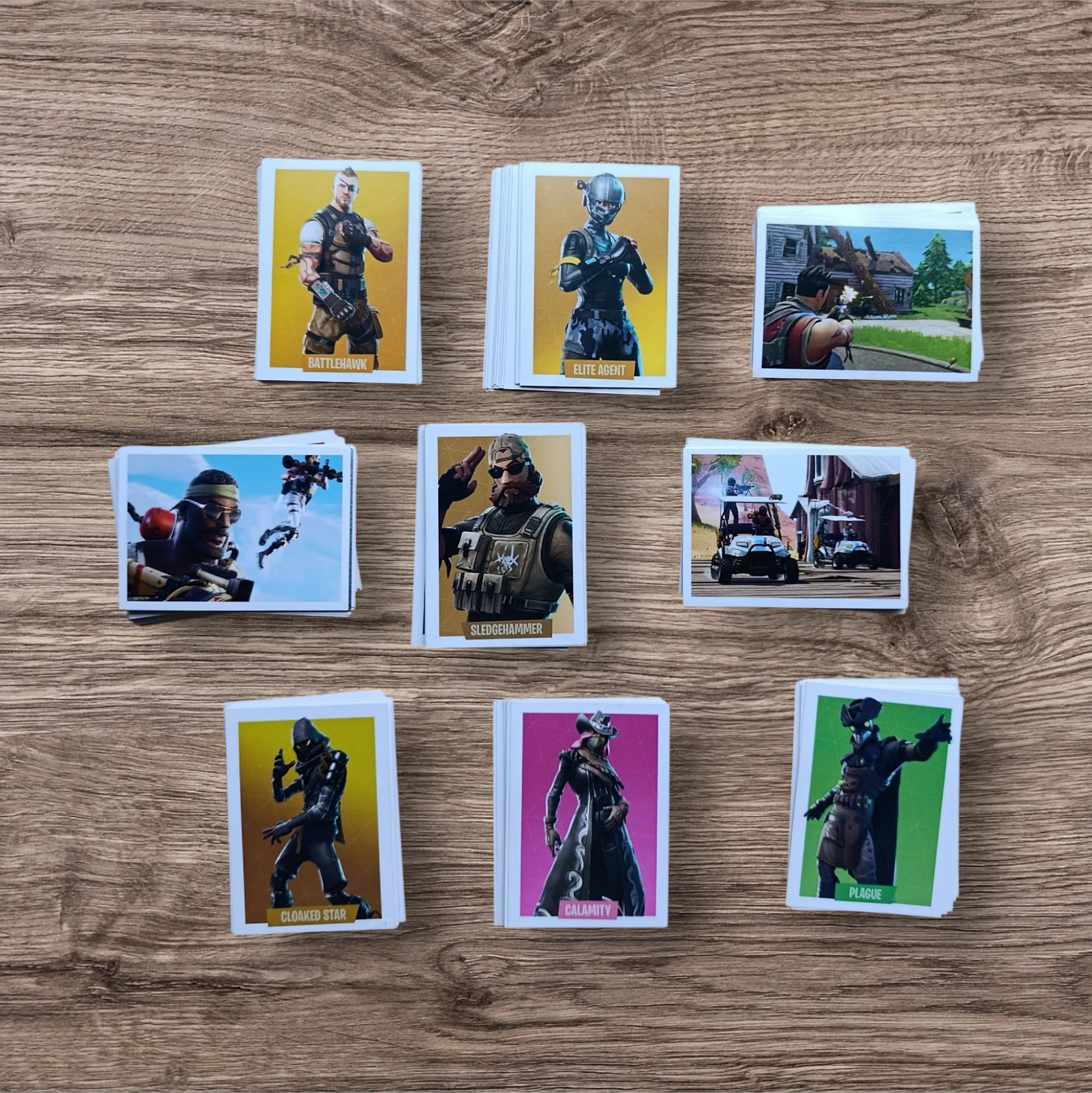 Lote 229 figuritas sin repetir Fortnite, de Panini