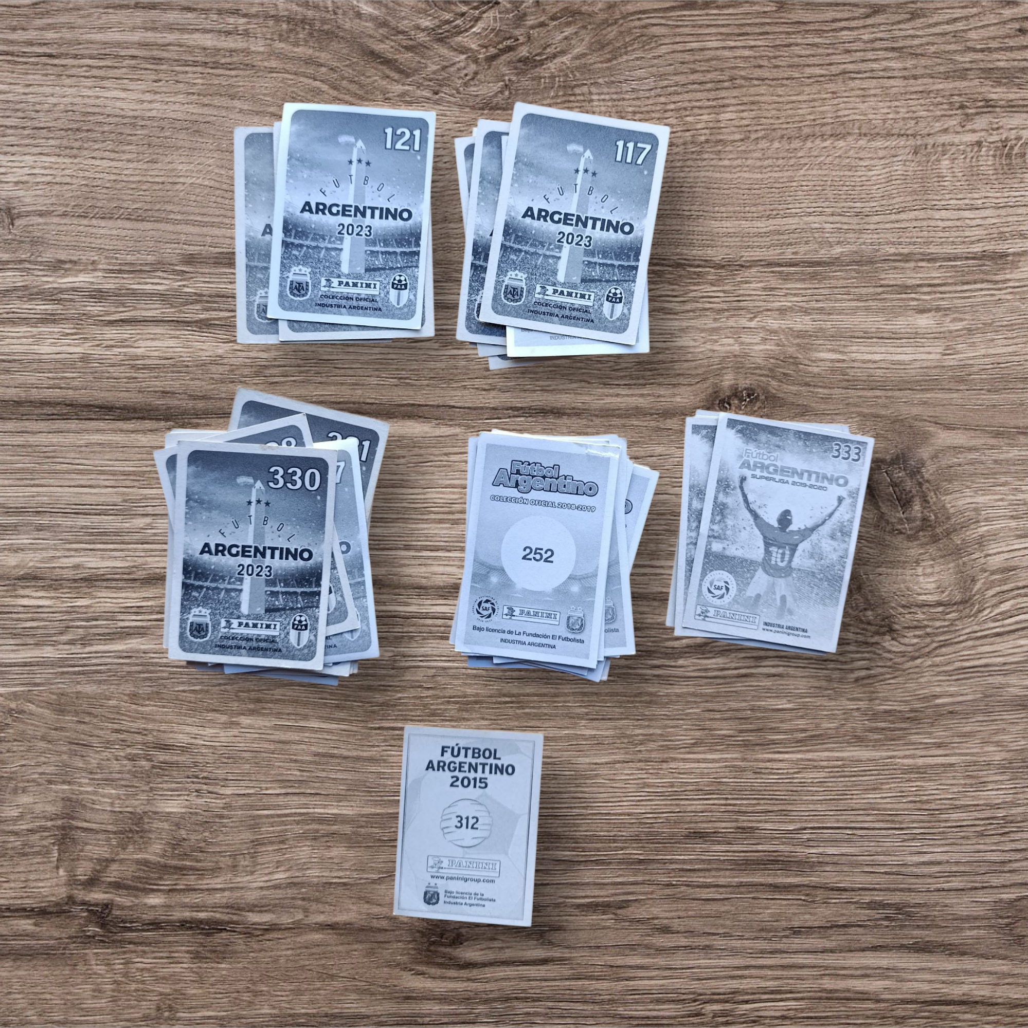 Lote 39 figuritas sin repetir Boca Juniors y Racing Club