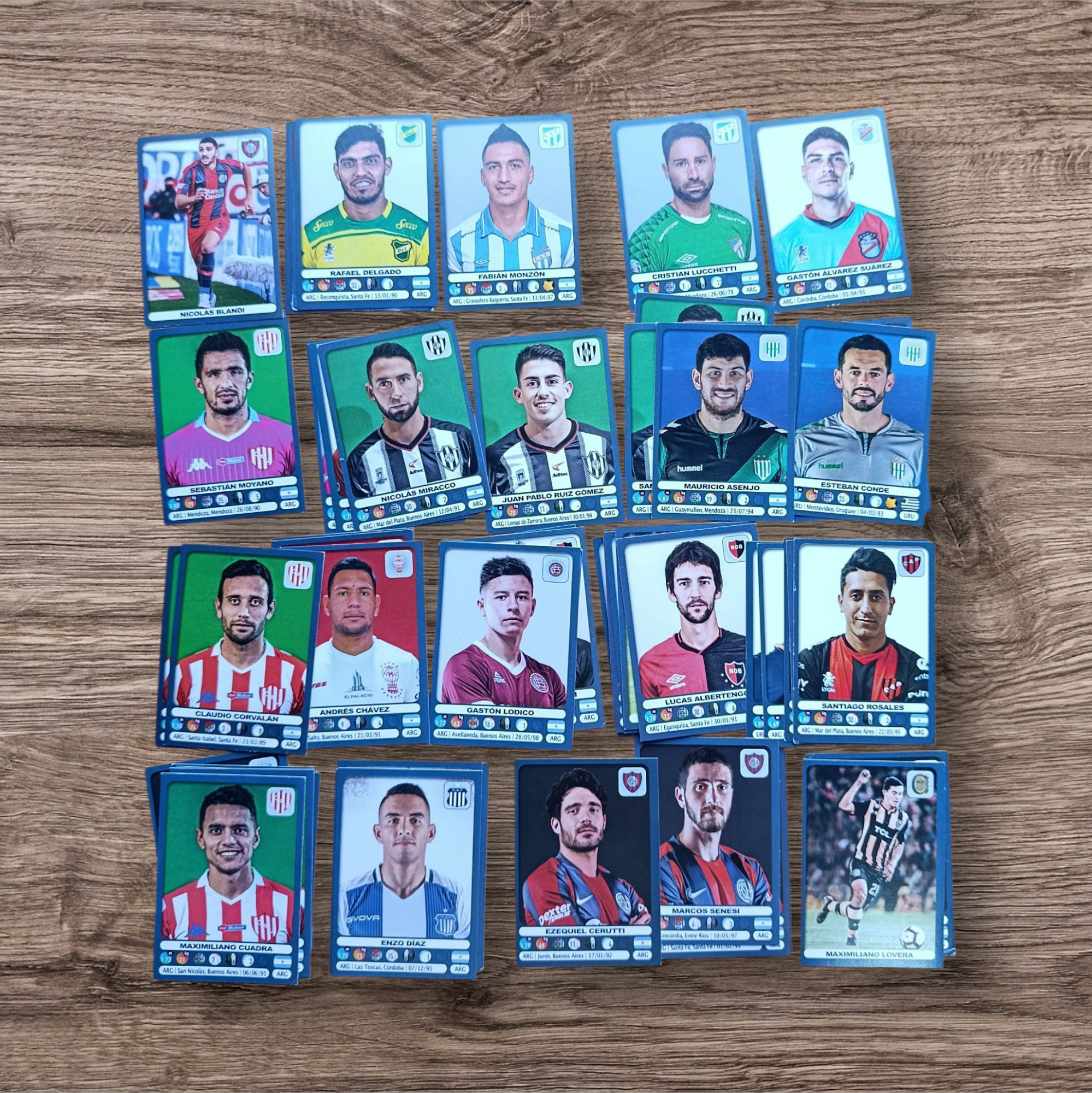 Lote 51 figuritas sin repetir Fútbol Argentino 2019-2020