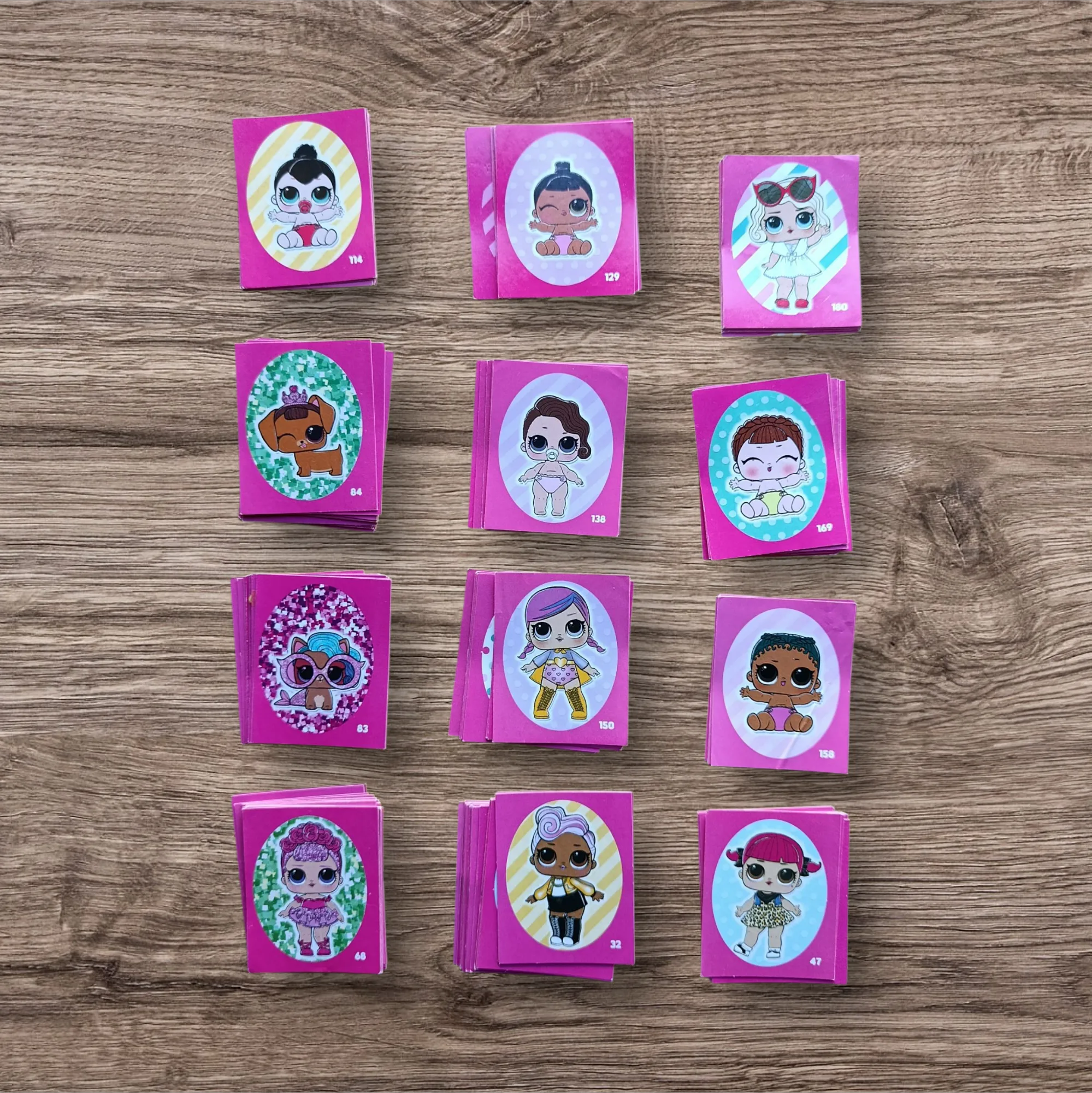 Lote 180 figuritas sin repetir Lol Surprise