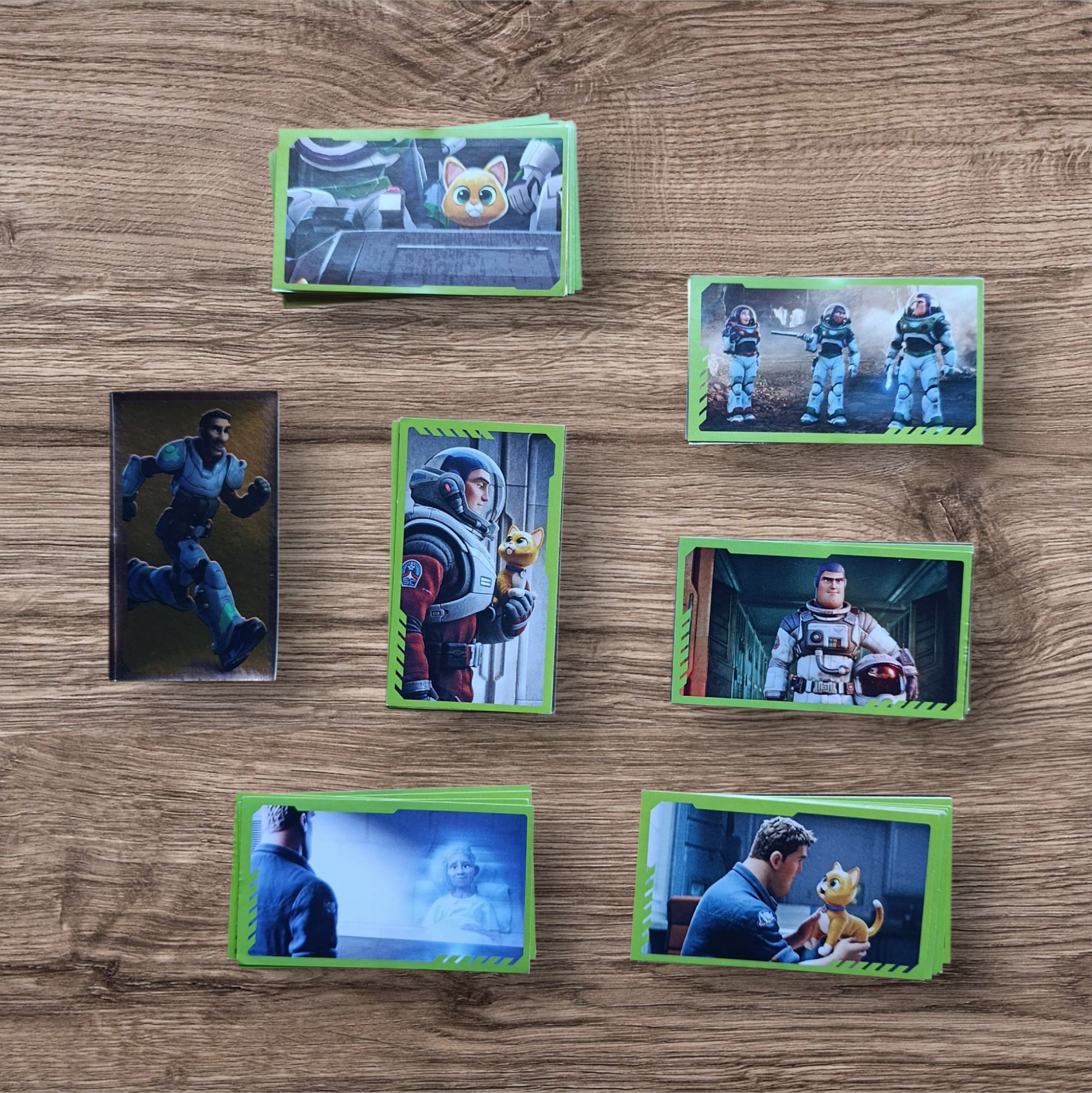 Lote 52 figuritas sin repetir Lightyear