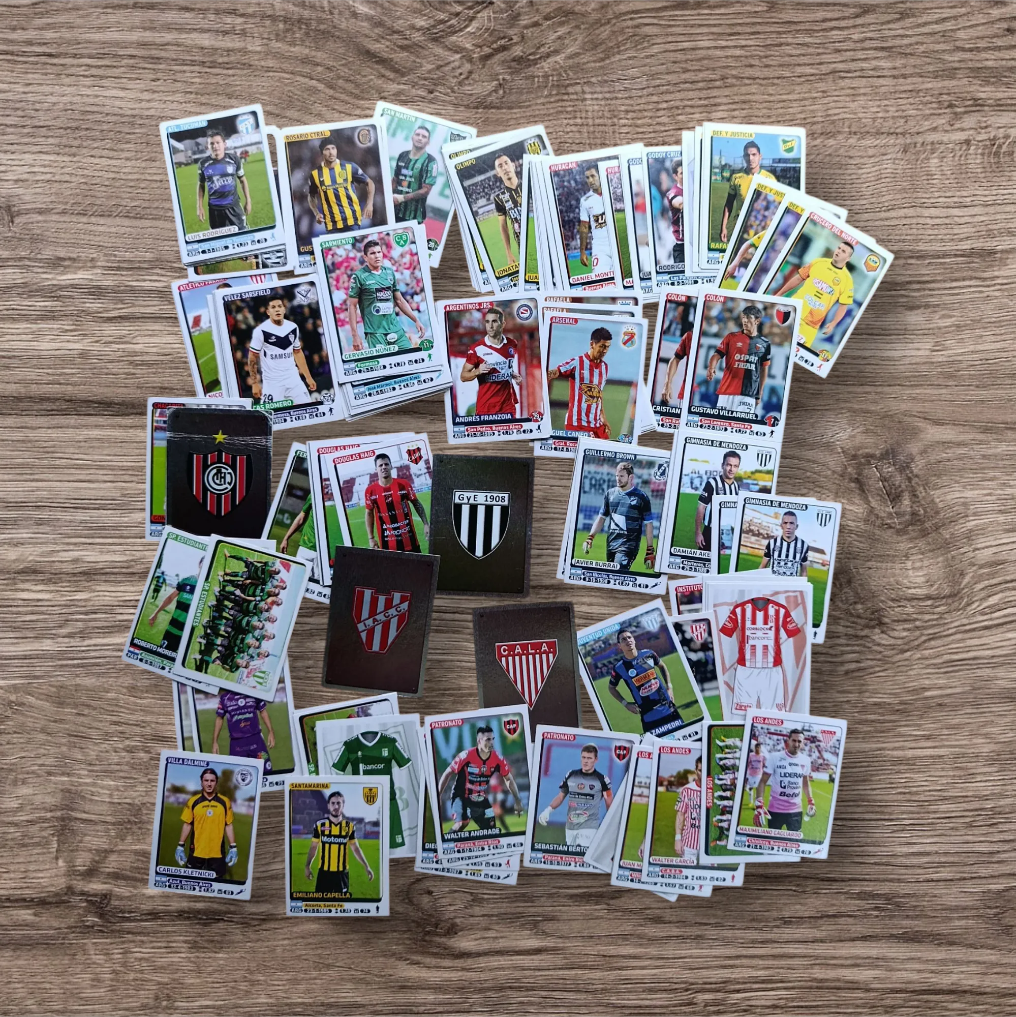 Lote 150 figuritas sin repetir Fútbol Argentino 2015