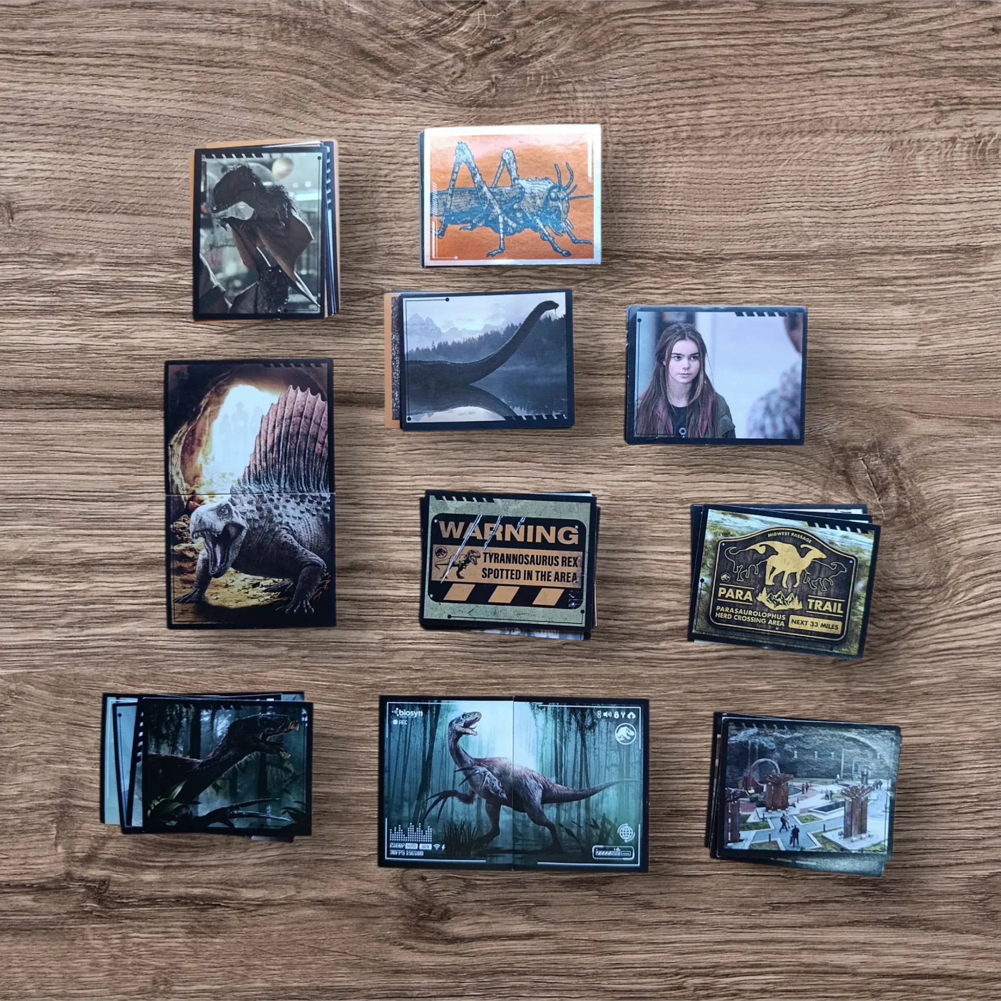 Lote 58 figuritas sin repetir Jurassic World Dominion
