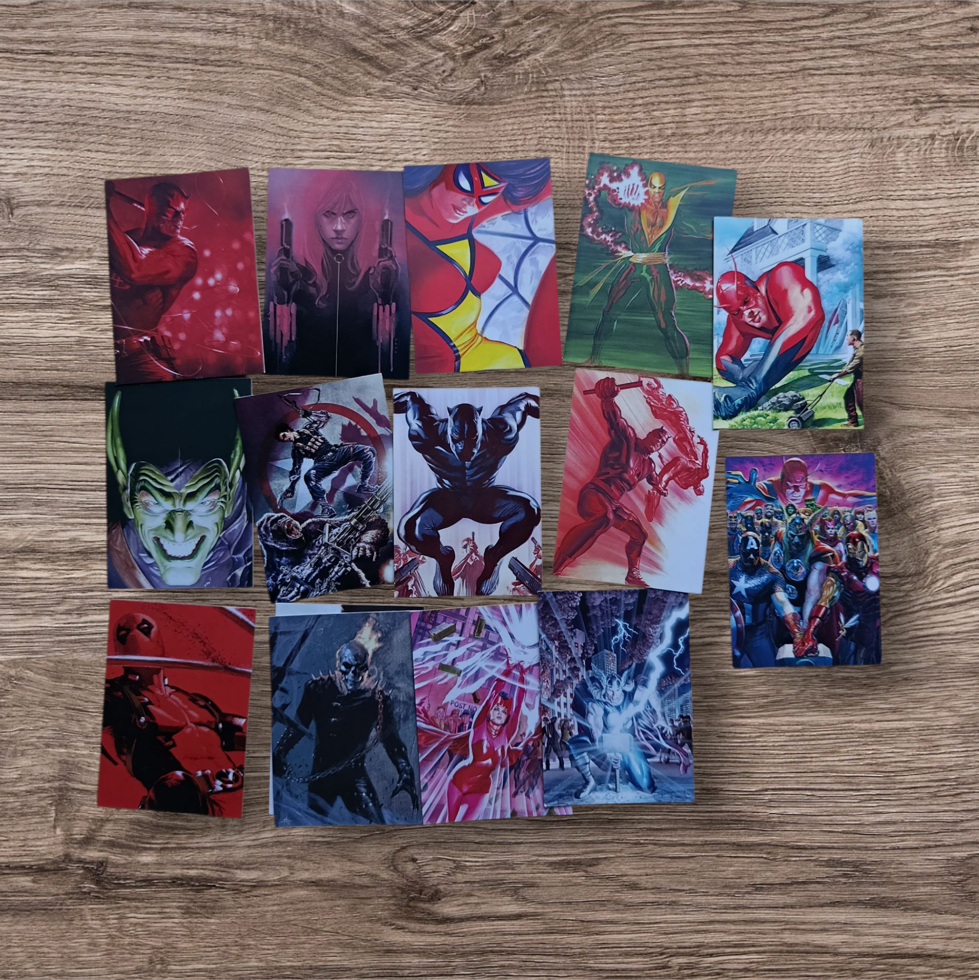 Lote 147 figuritas y cartas Marvel Aniversario