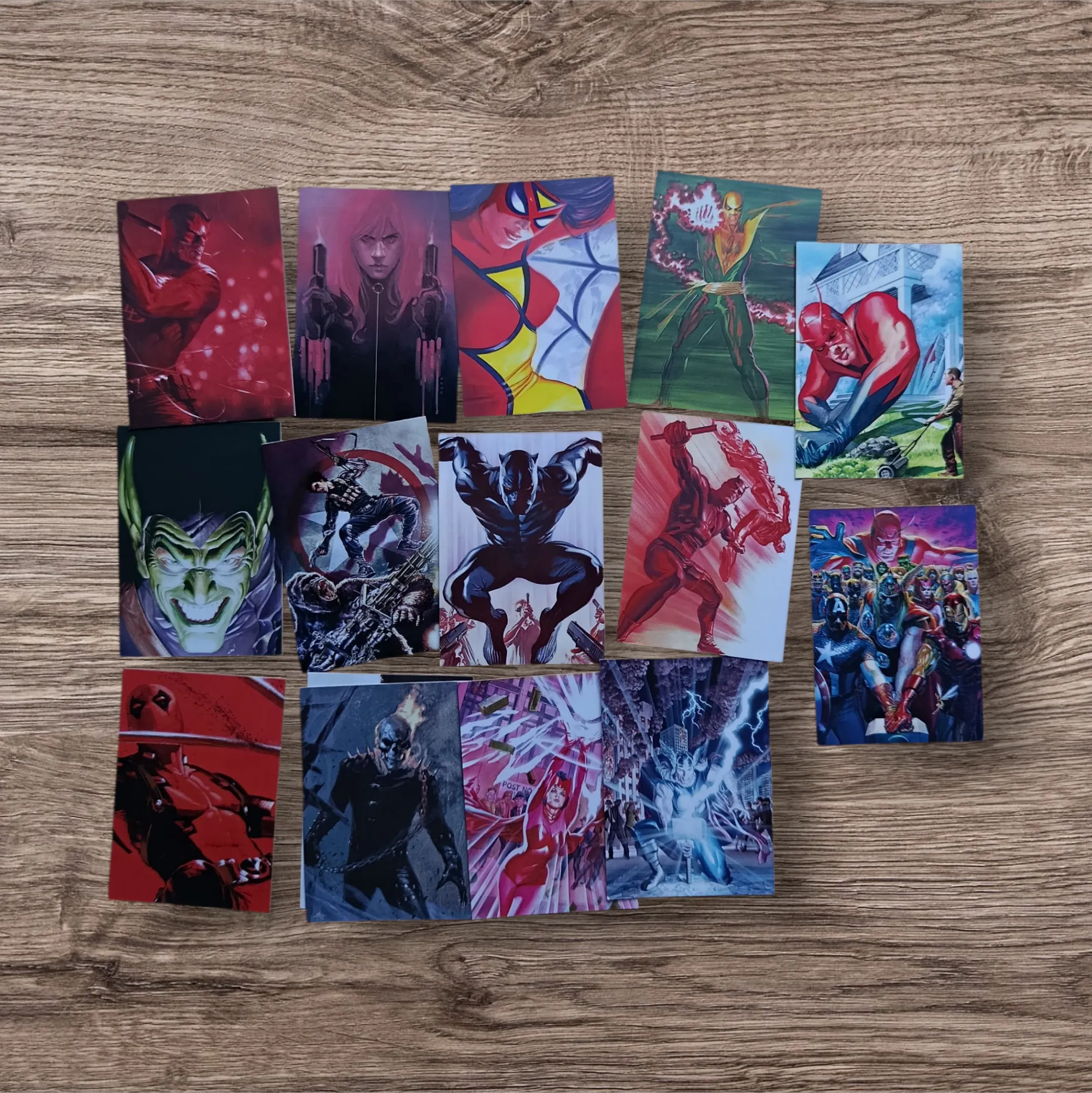 Lote 147 figuritas y cartas Marvel Aniversario