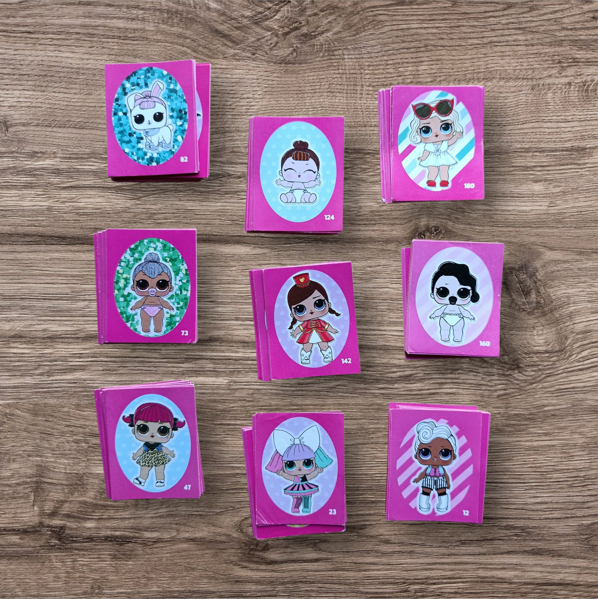 Lote 178 figuritas sin repetir Lol Surprise