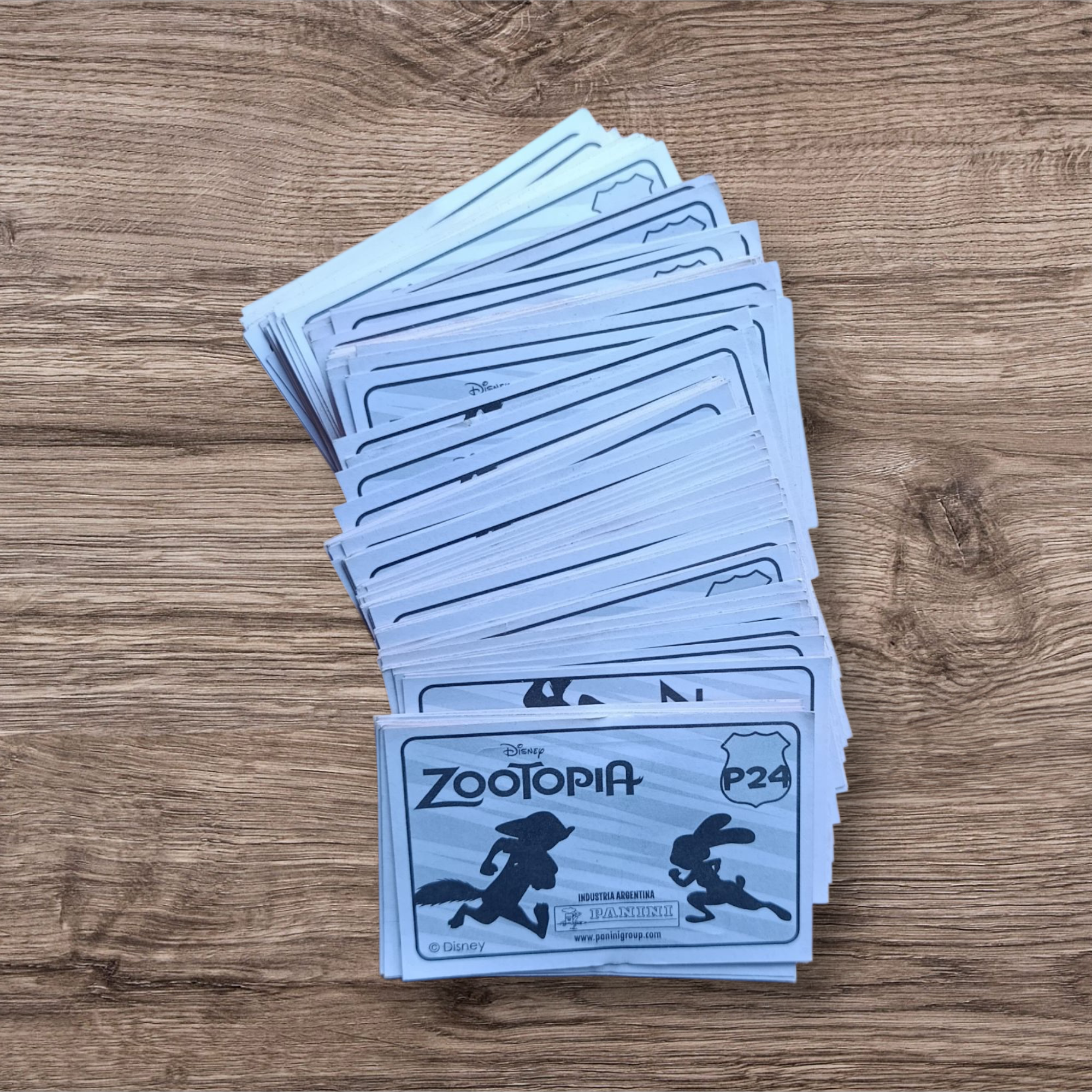 Lote 135 figuritas sin repetir Zootopia