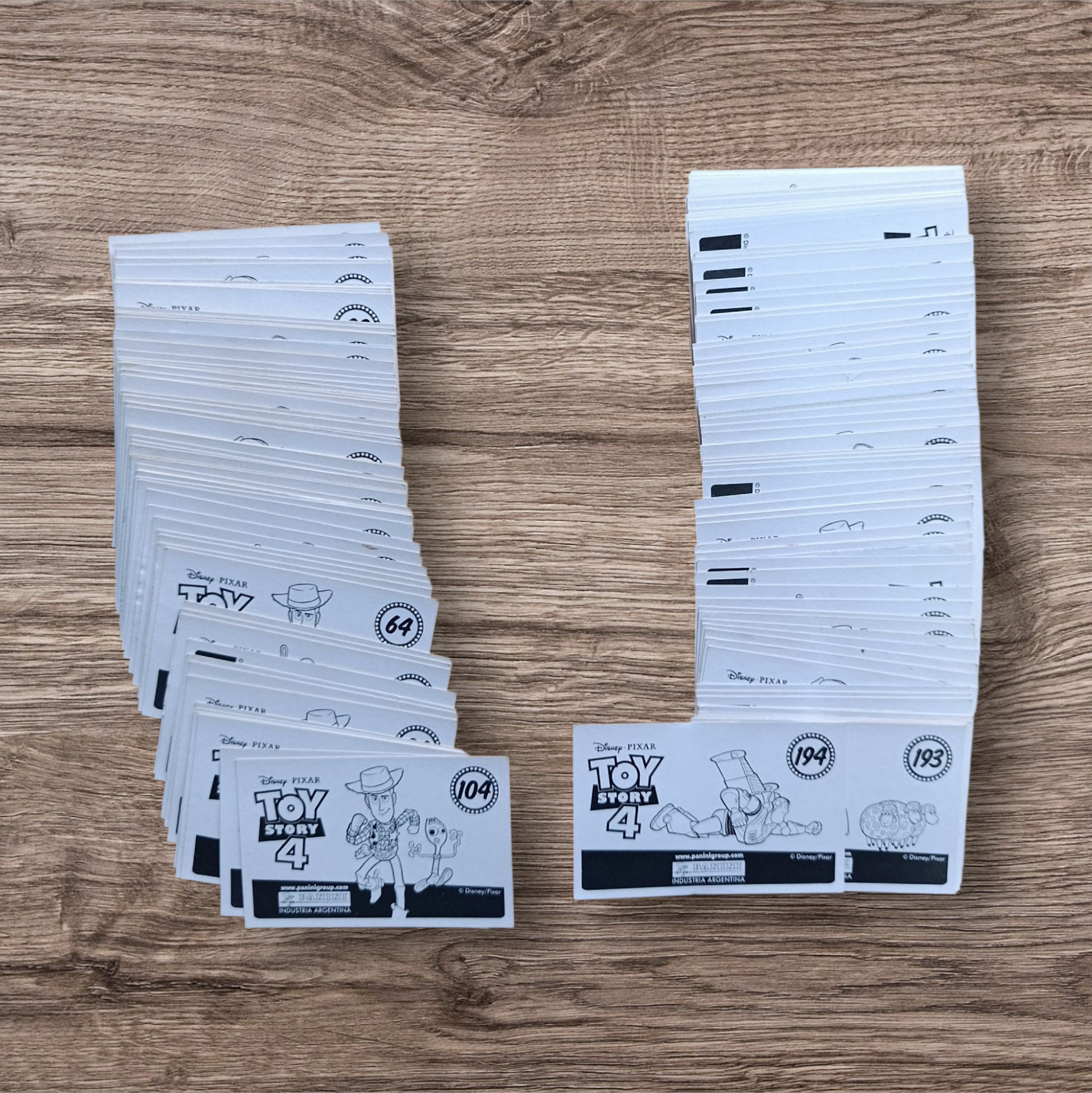 Lote 140 figuritas sin repetir Toy Story 4