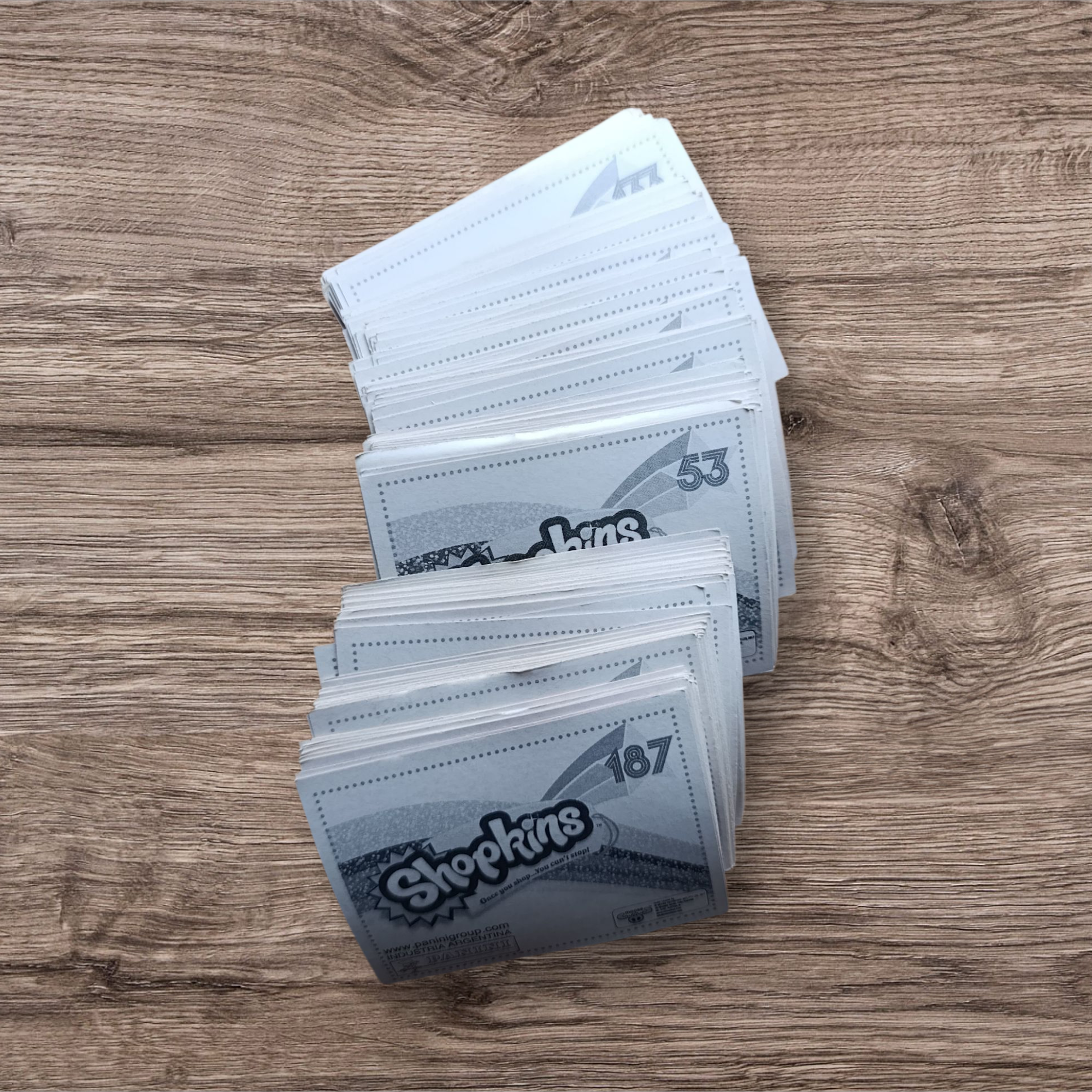 Lote 180 figuritas sin repetir Shopkins