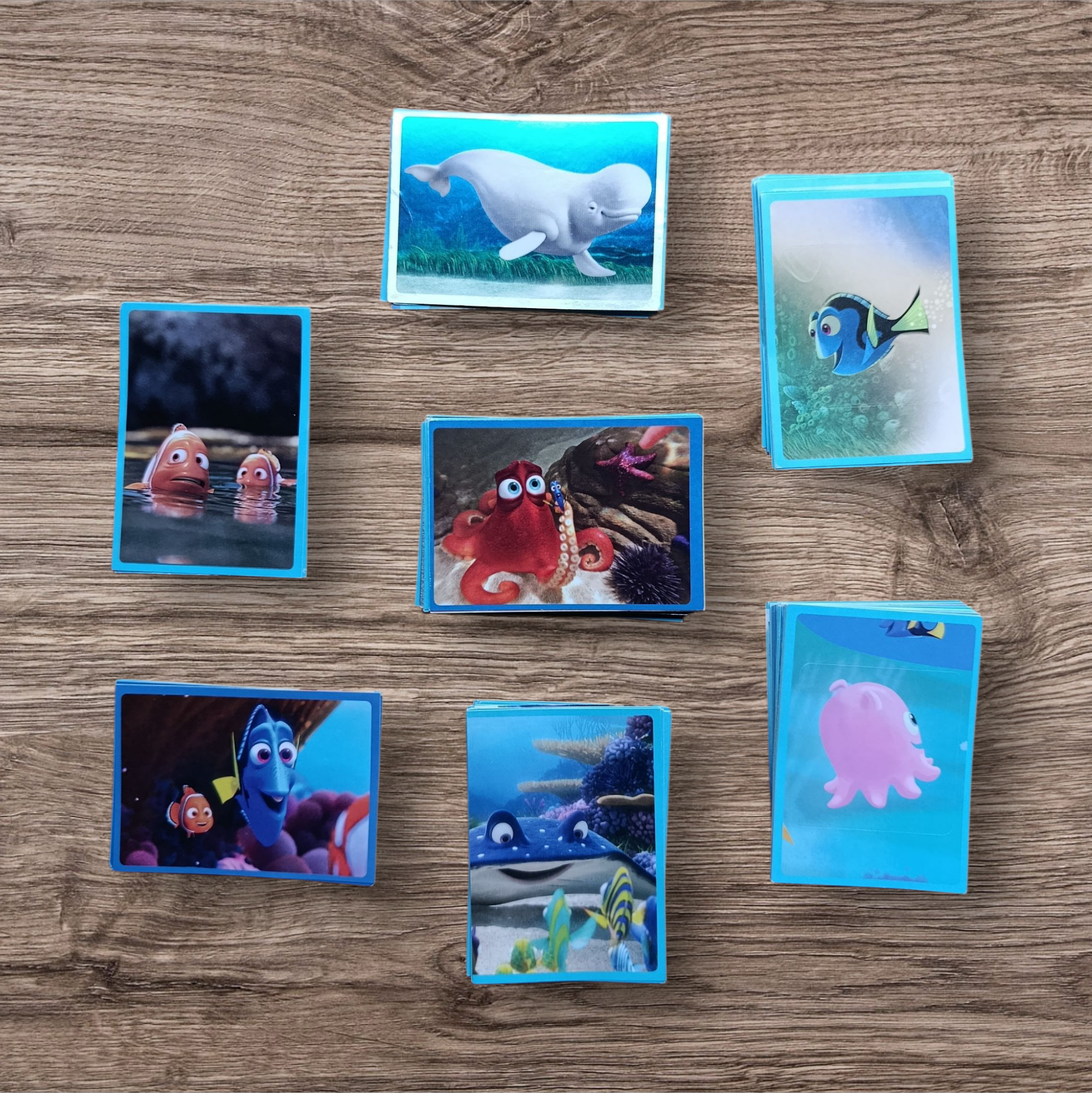 Lote 135 figuritas sin repetir Buscando a Dory