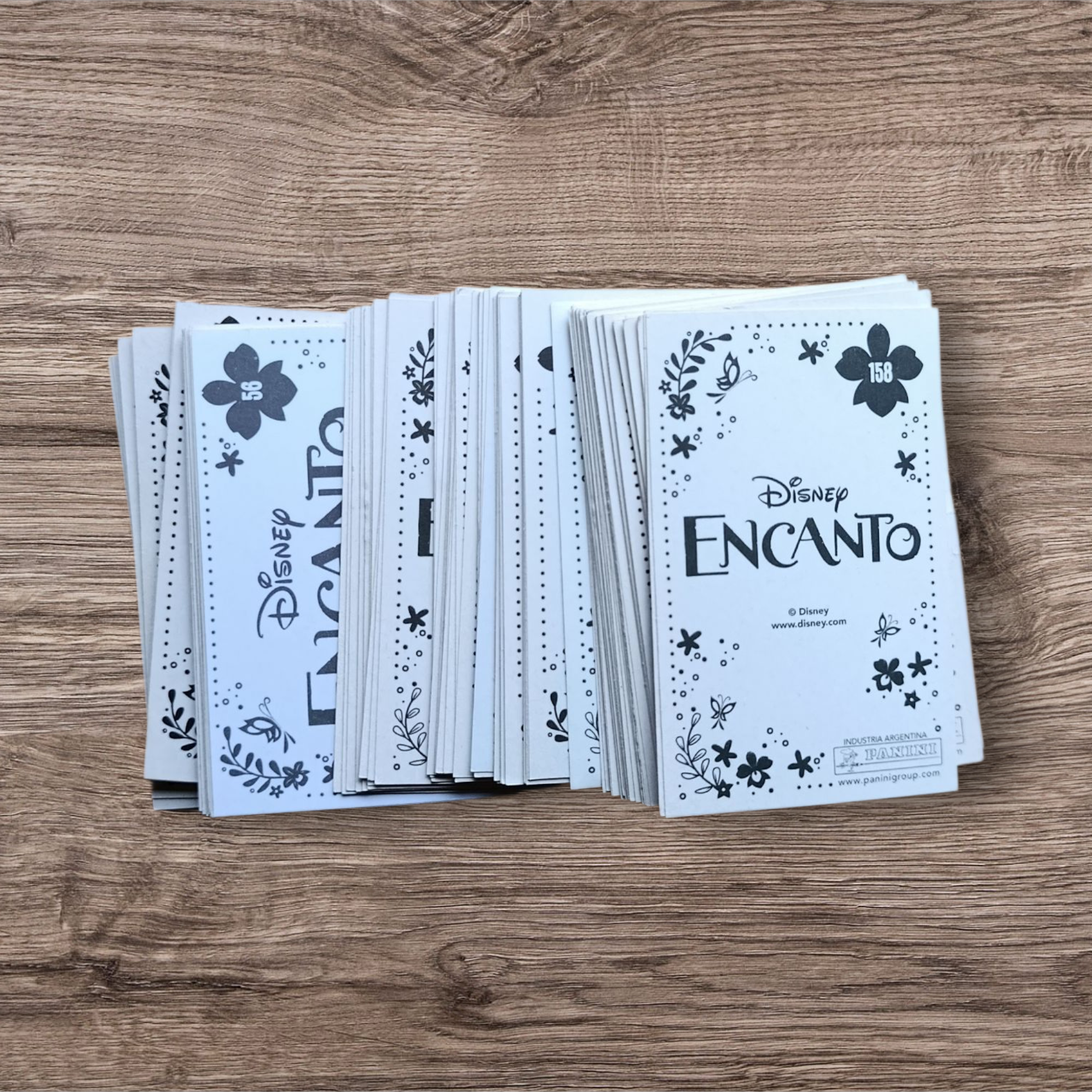 Lote 128 figuritas sin repetir Encanto