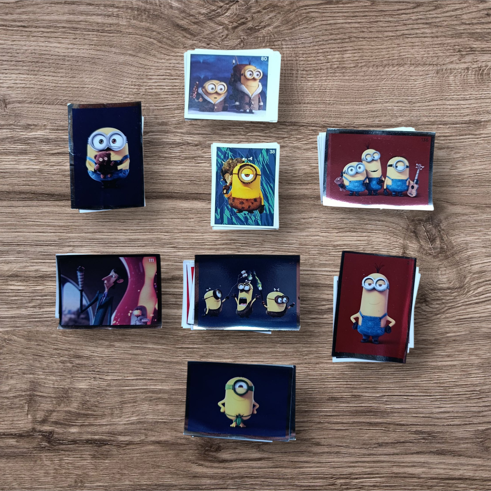 Lote 65 figuritas sin repetir Minions