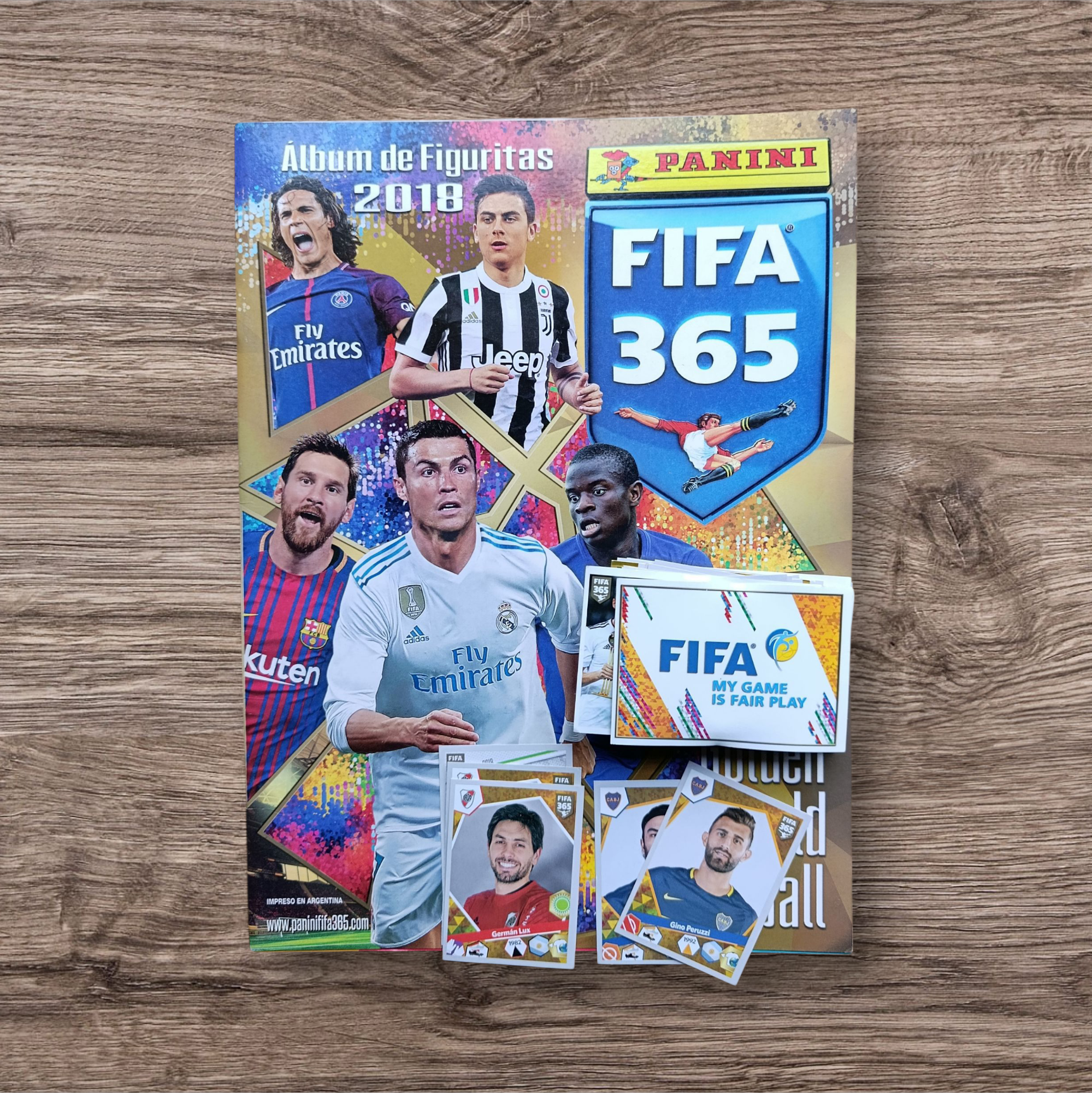 Álbum + 99 figuritas sin repetir FIFA 365 2018