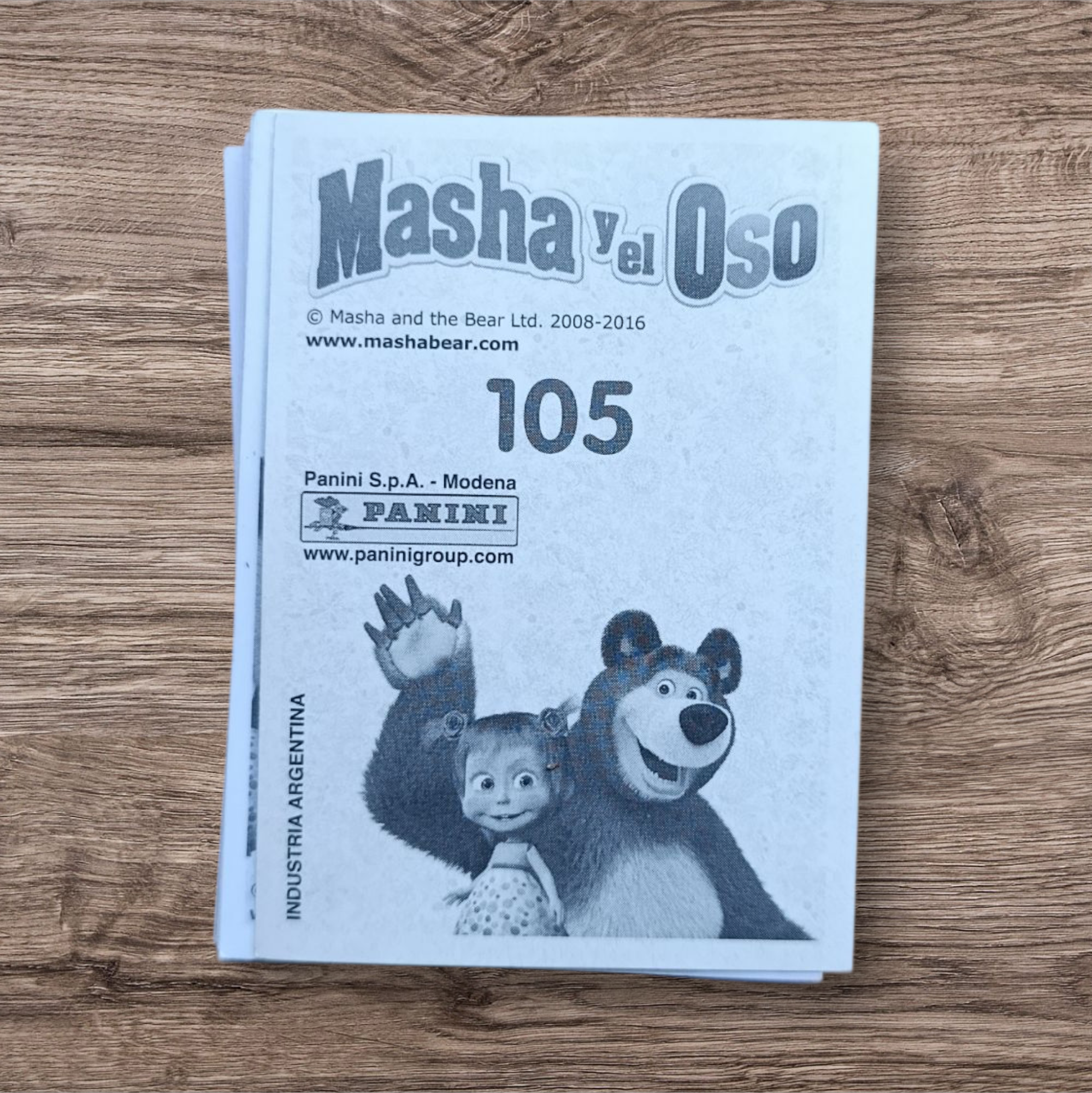 Lote 48 figuritas sin repetir Masha y el Oso