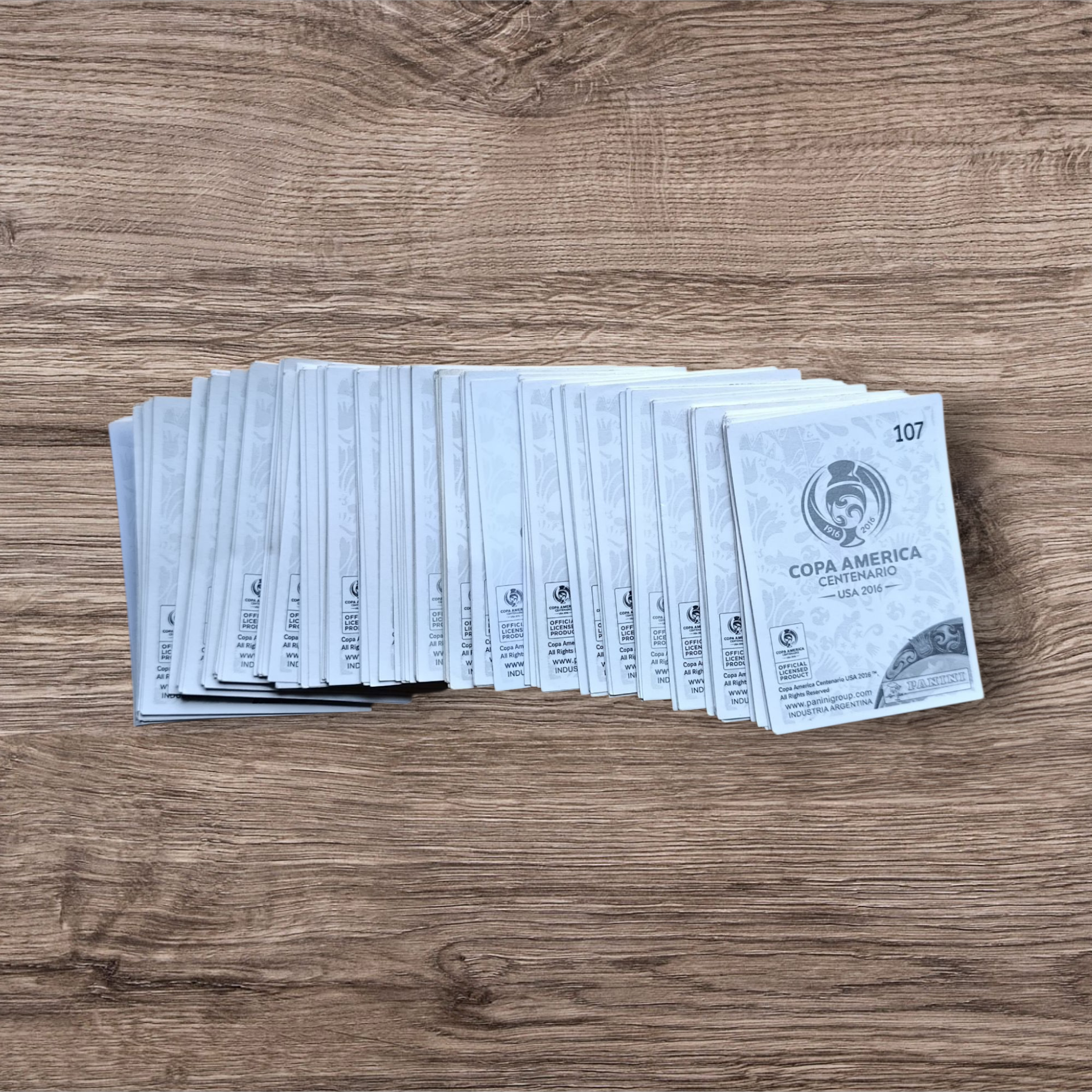 Lote 141 figuritas sin repetir Copa América 2016