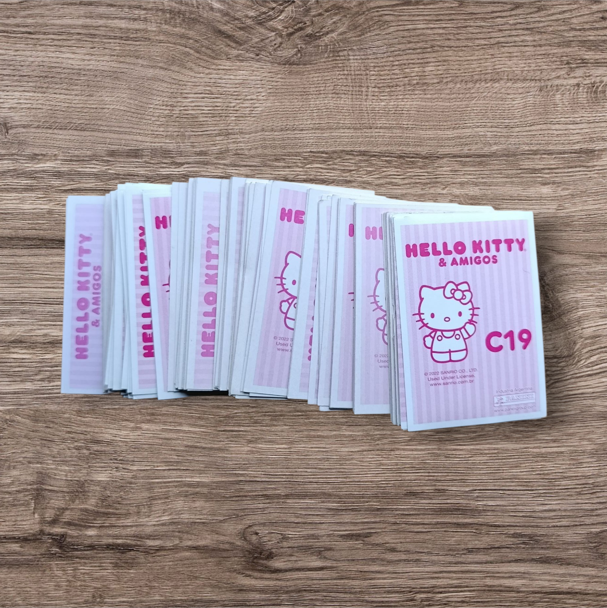 Lote 131 figuritas sin repetir Hello Kitty