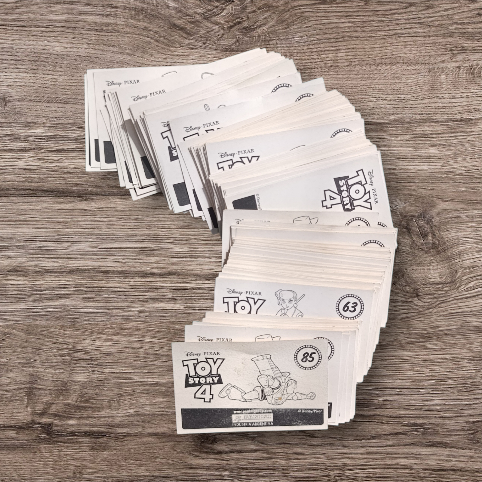 Lote 162 figuritas sin repetir Toy Story 4