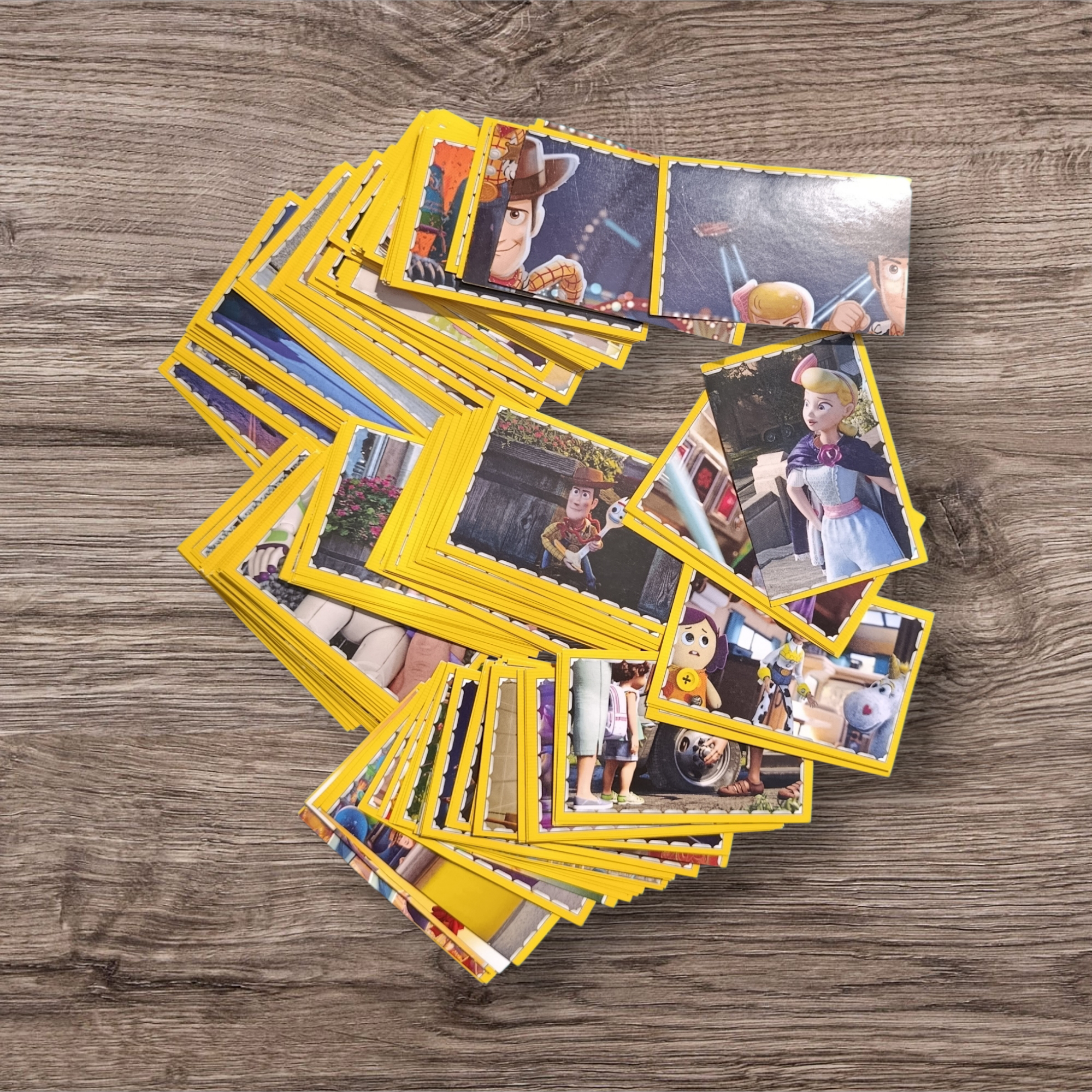 Lote 162 figuritas sin repetir Toy Story 4