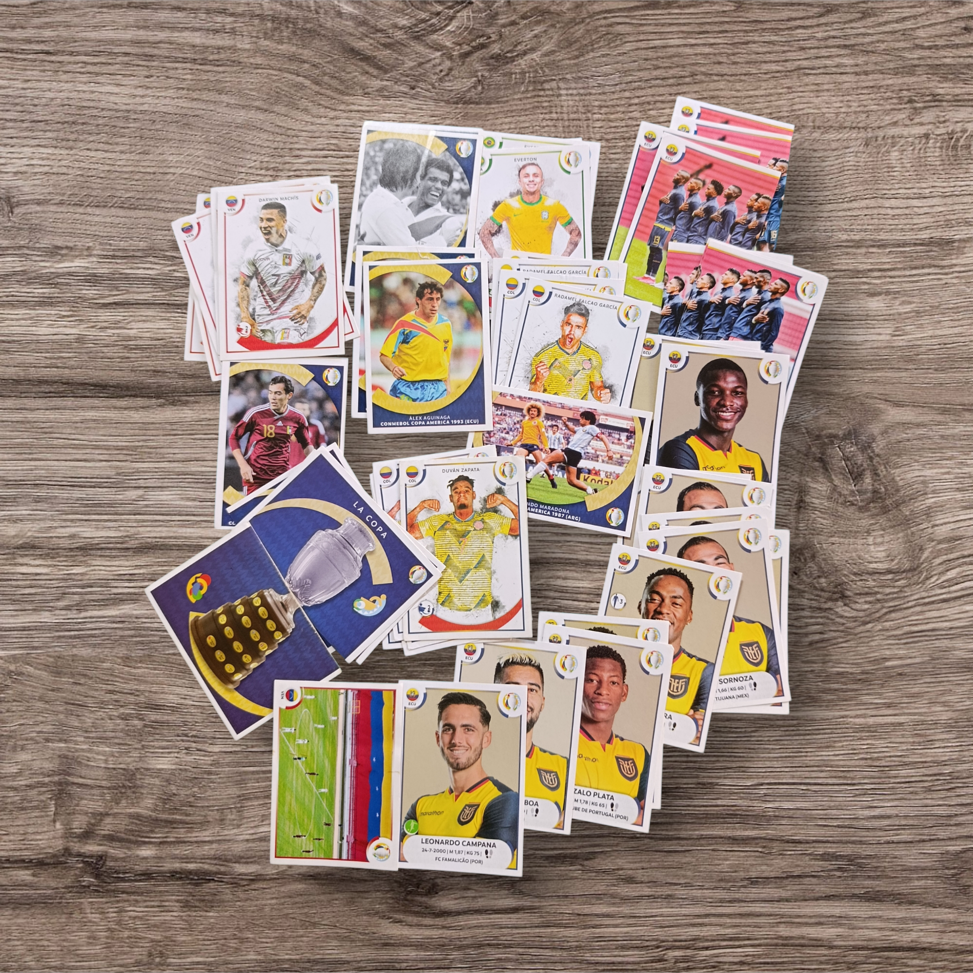 Lote 49 figuritas Copa América 2021