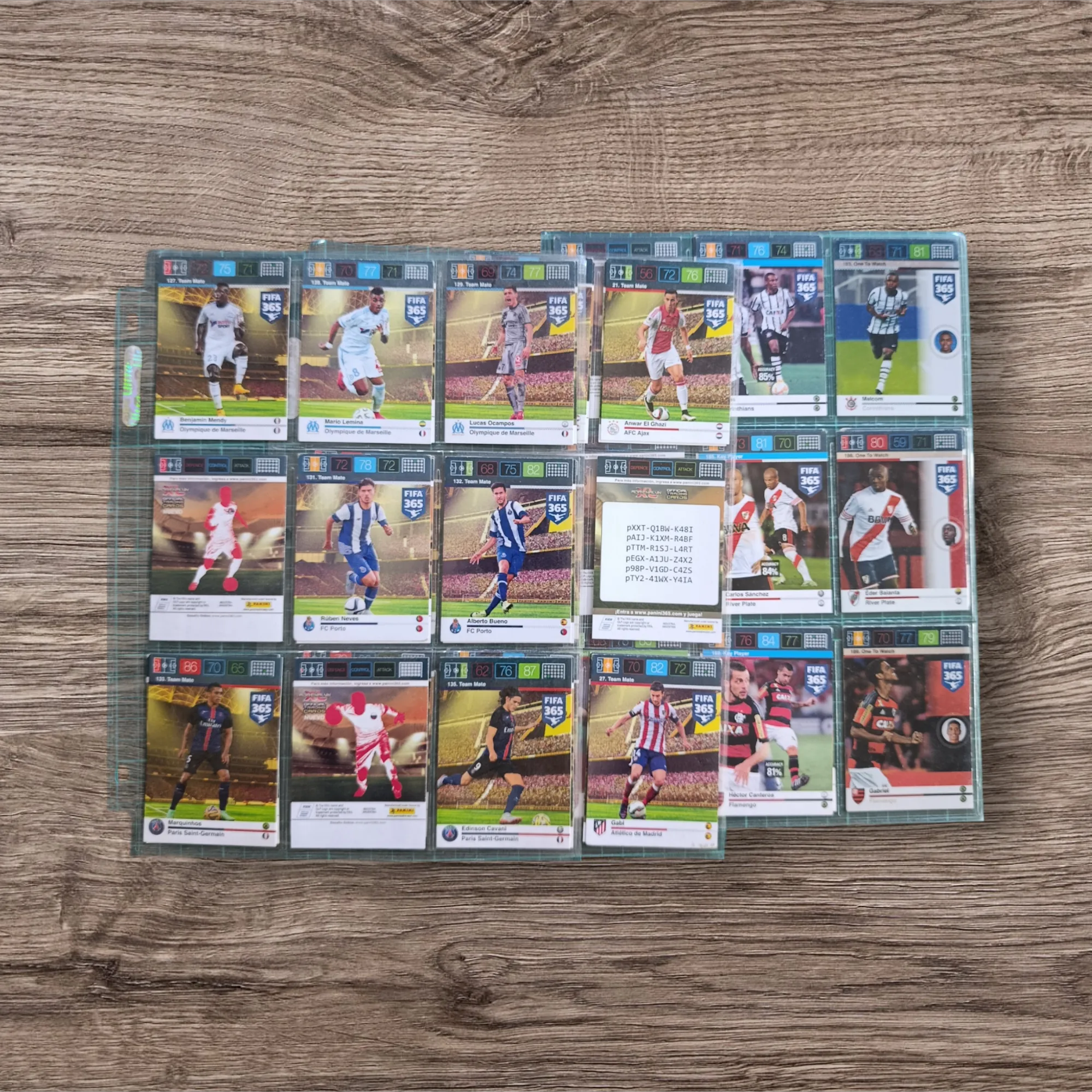 Lote 166 cartas Adrenalyn + 11 folios ultra pro platinum