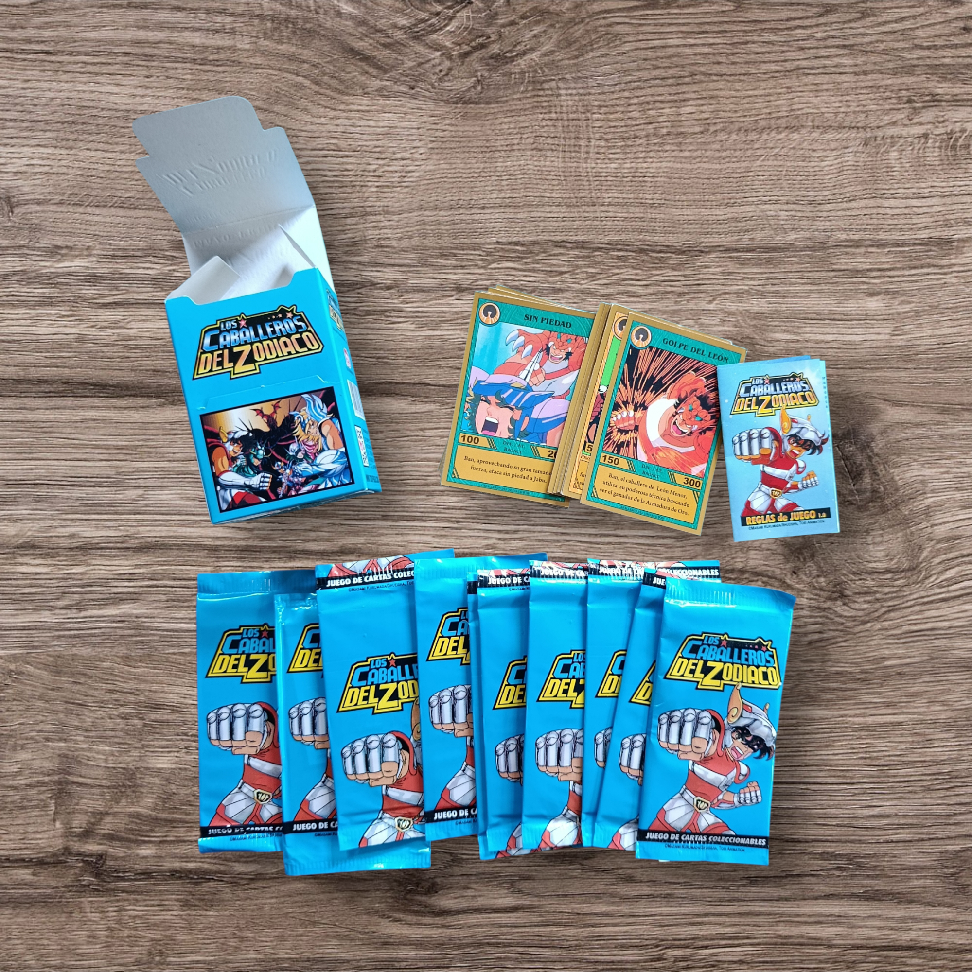 Mazo inicial Caballeros del Zodiaco + 10 sobres de extensiones