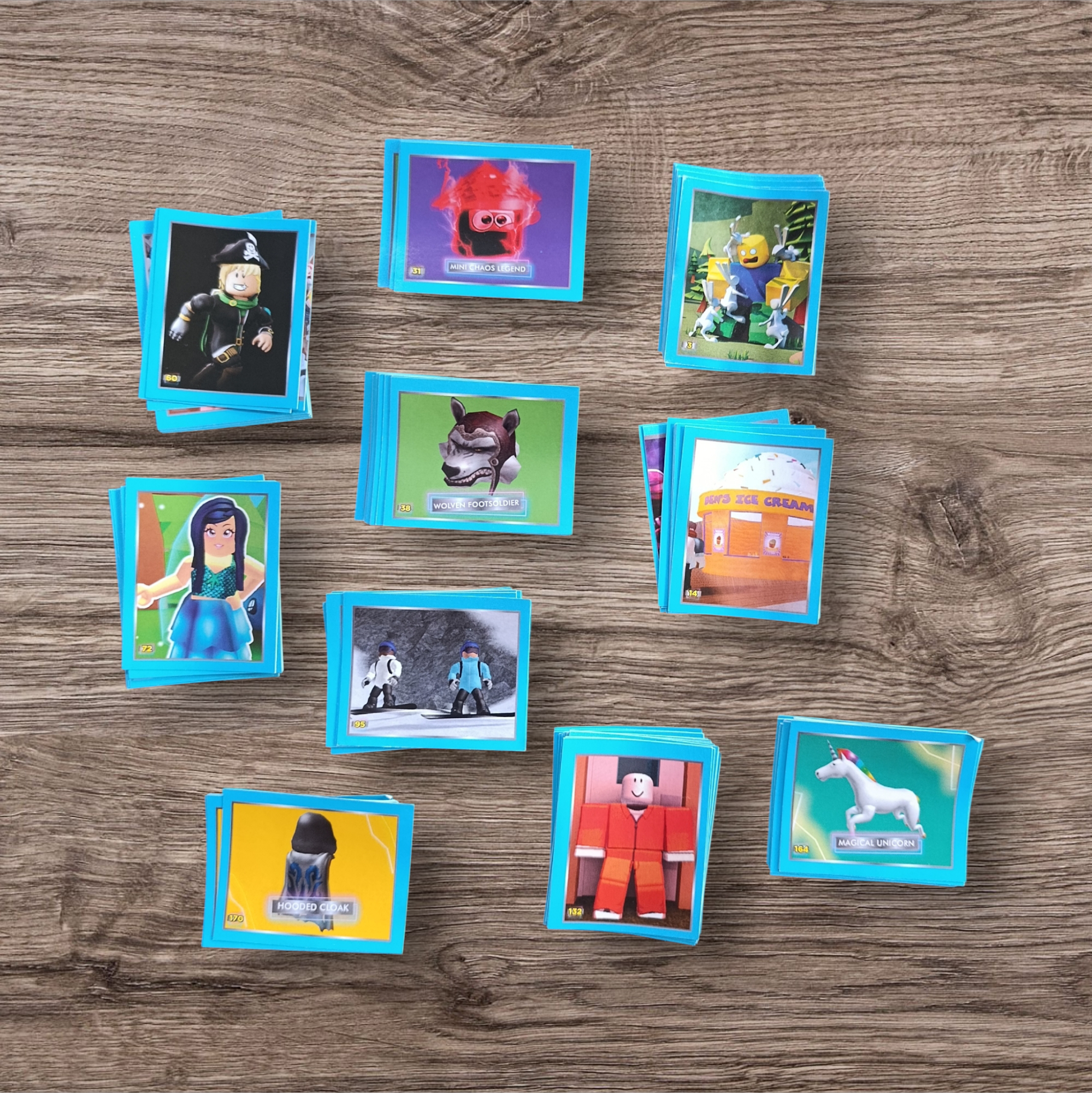 Lote 122 figuritas sin repetir Roblox