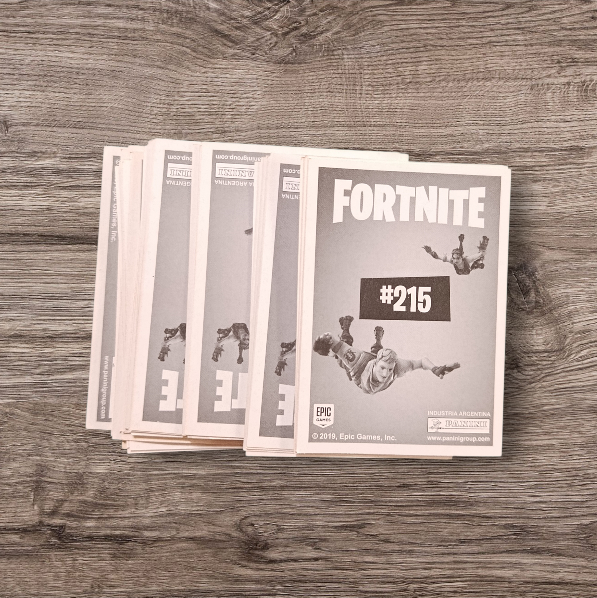 Lote 30 figuritas sin repetir Fortnite