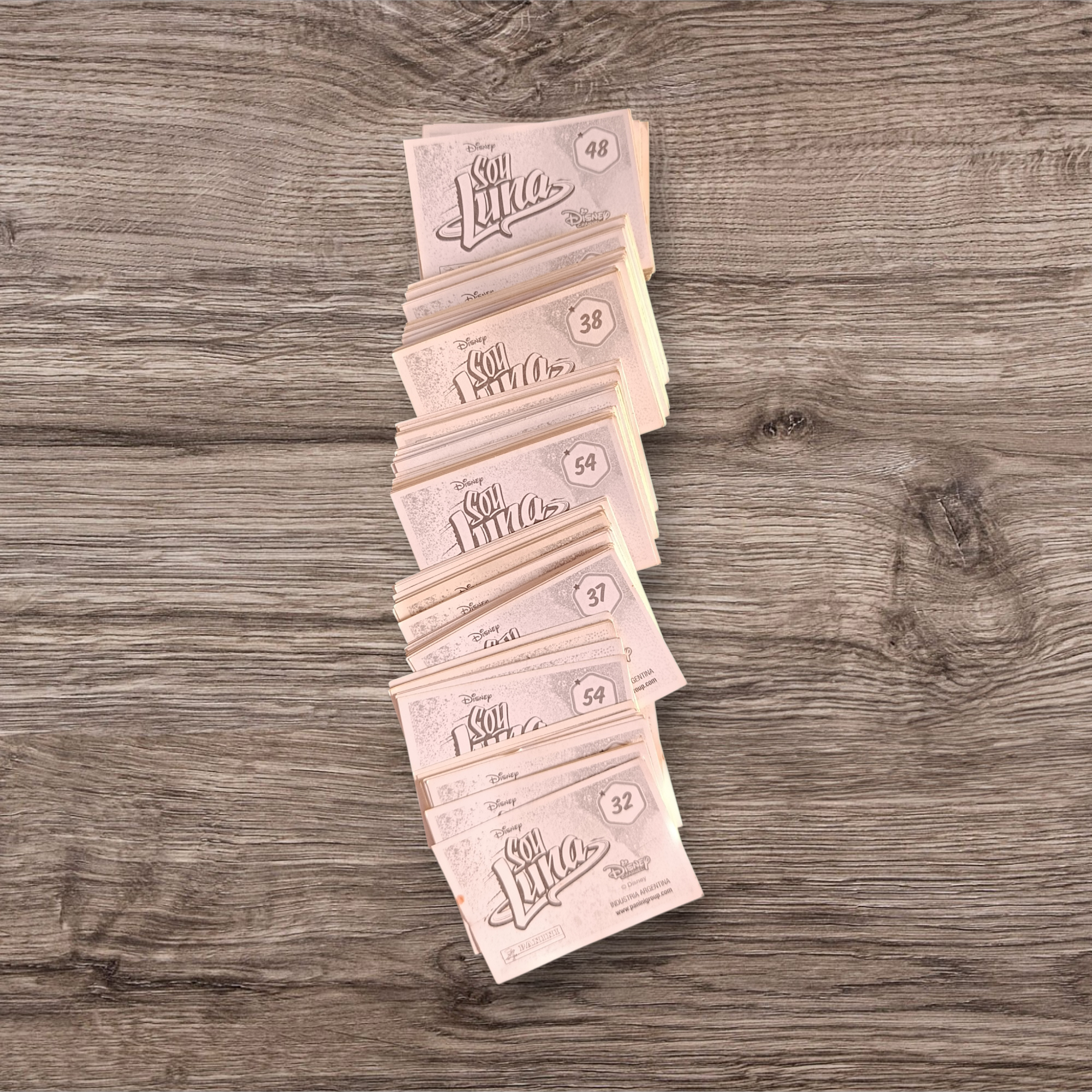 Lote 312 figuritas Soy Luna