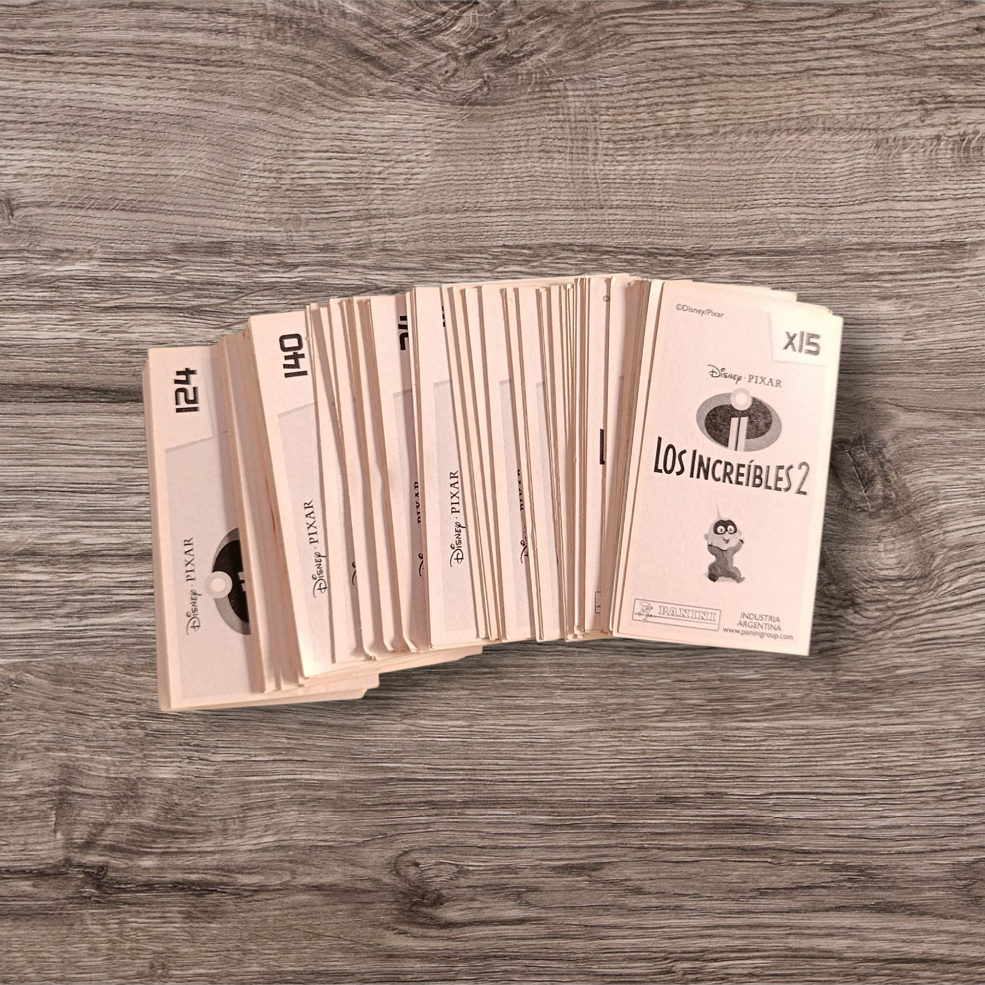 Lote 122 figuritas sin repetir Los Increíbles 2