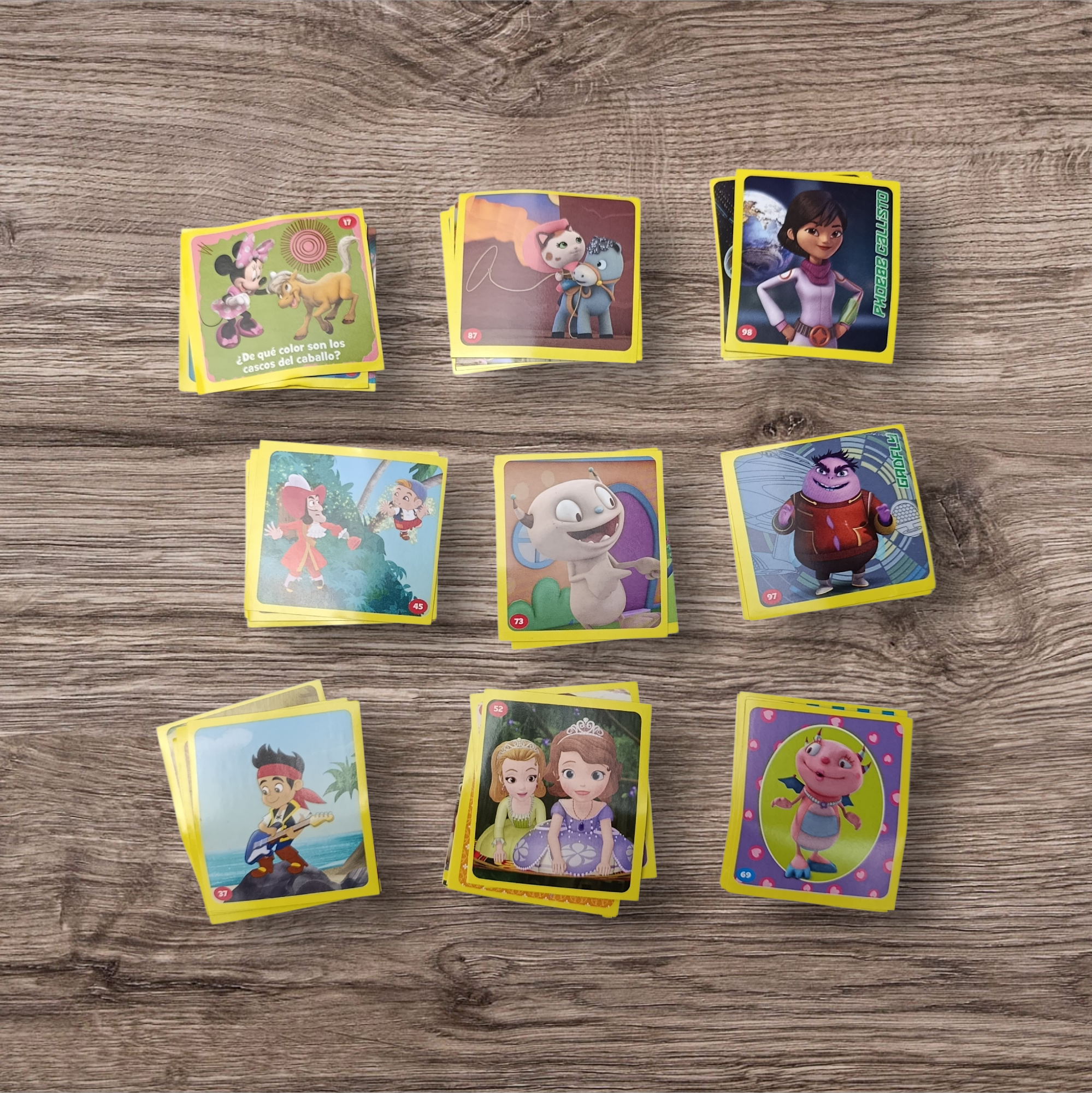 Lote 38 figuritas sin repetir Disney Junior