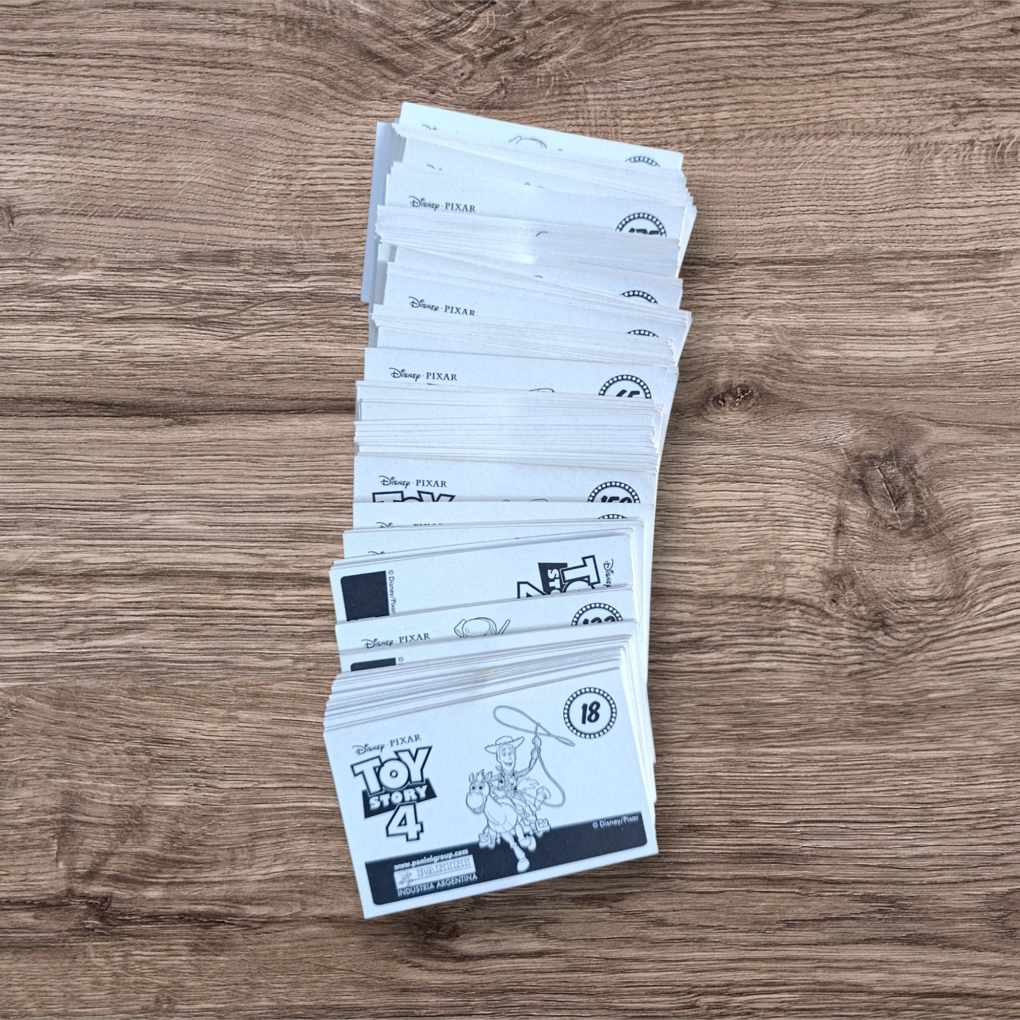 Lote 161 figuritas sin repetir Toy Story 4