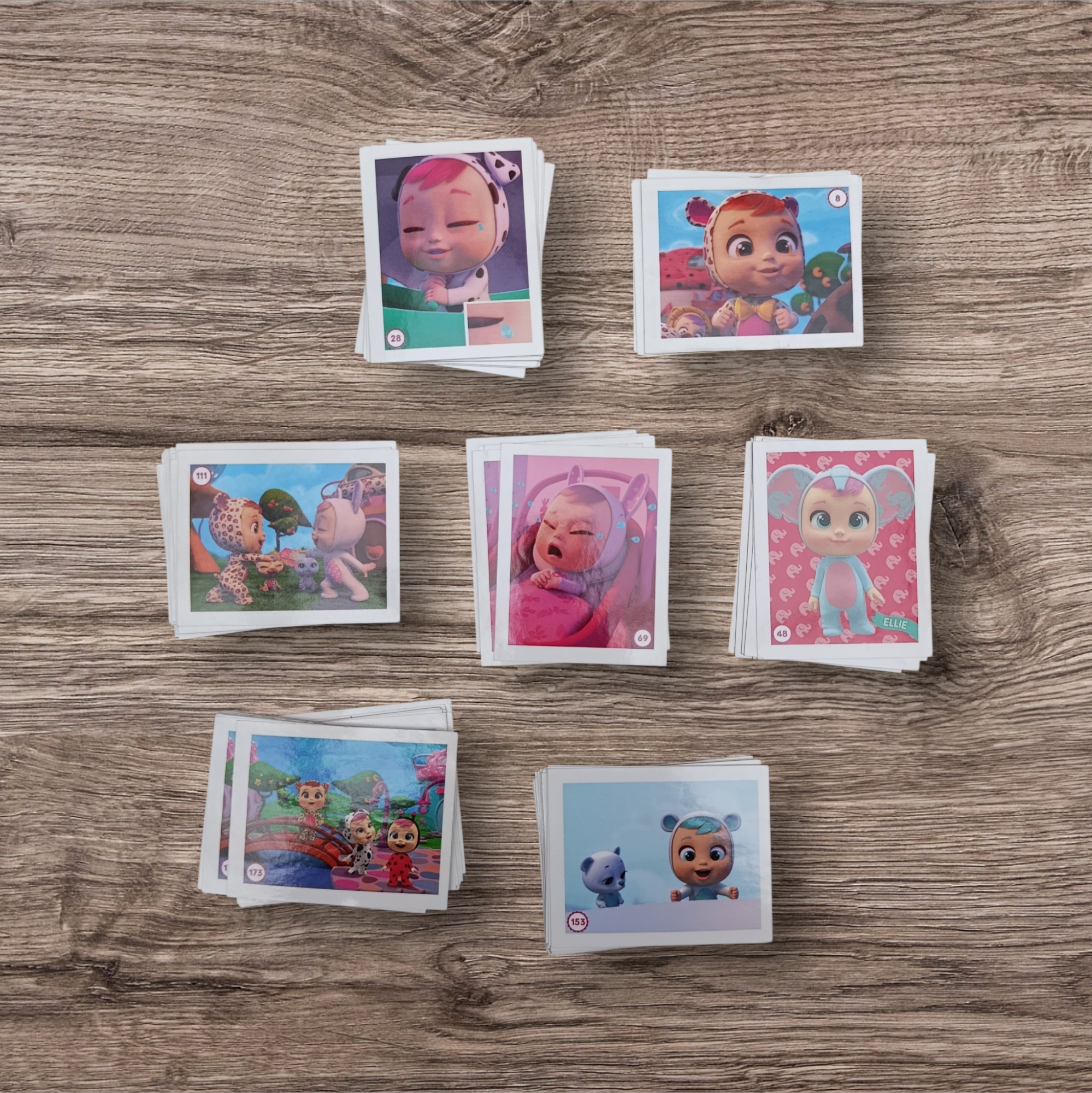 Lote 88 figuritas Cry Babies