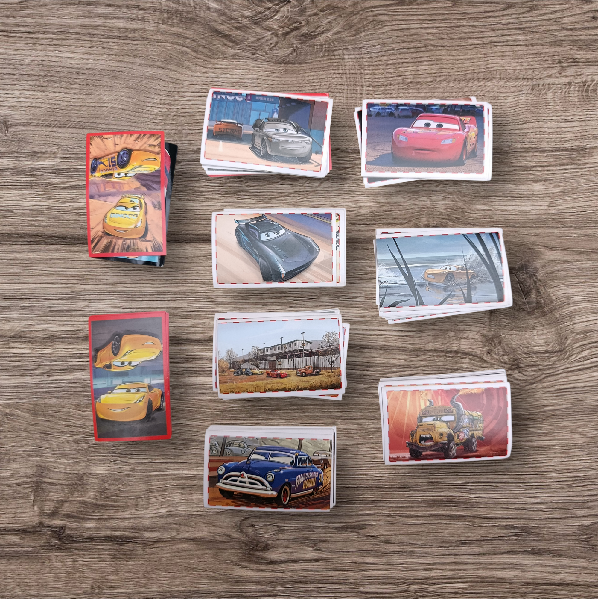 Lote 139 figuritas sin repetir Cars 3