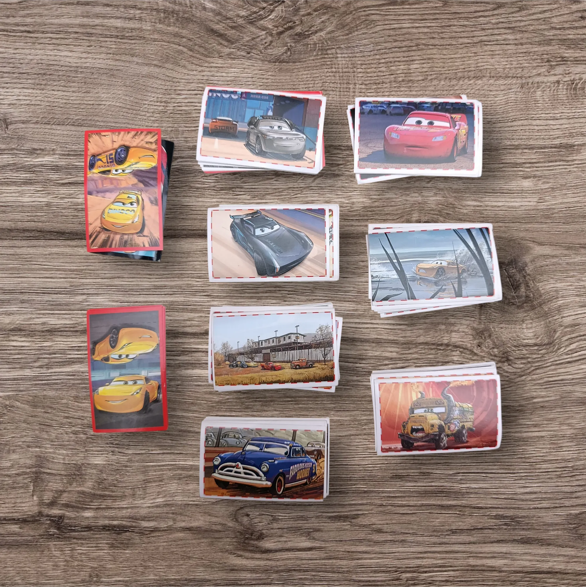 Lote 139 figuritas sin repetir Cars 3