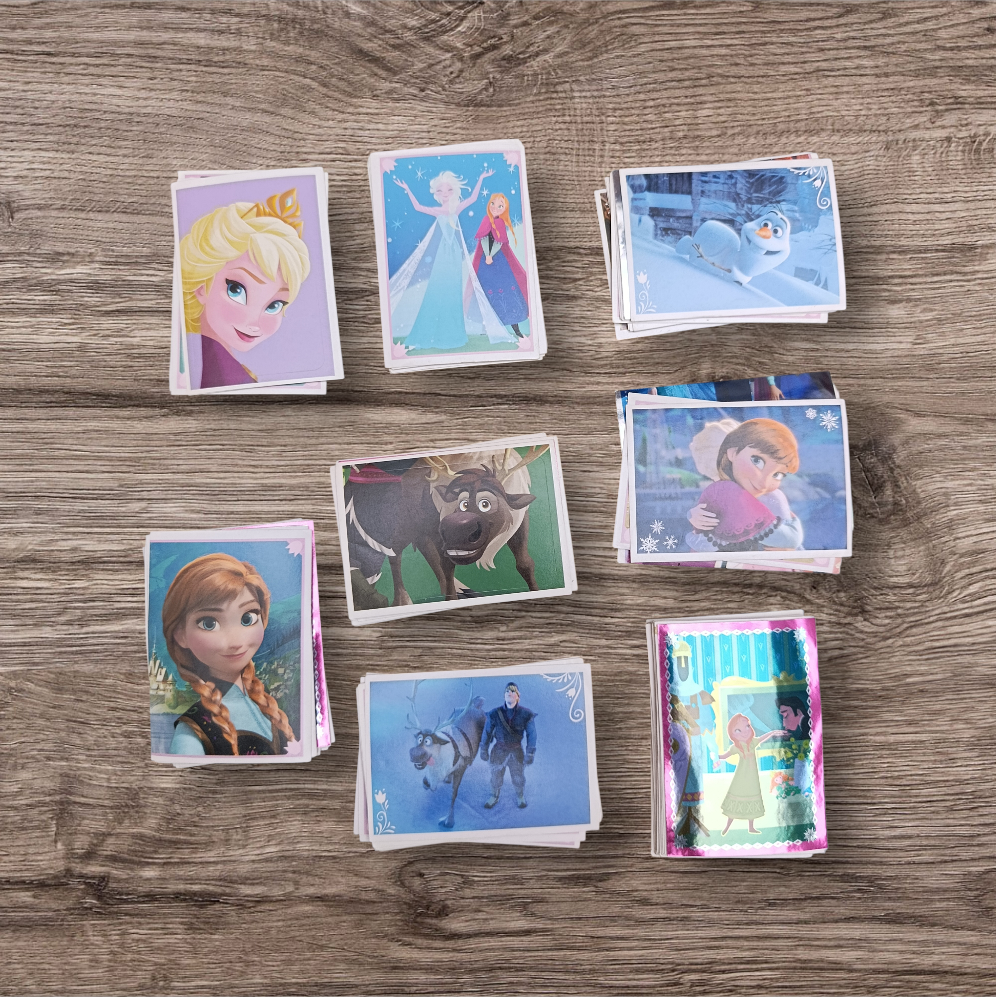 Lote 106 figuritas Frozen La aventura congelada