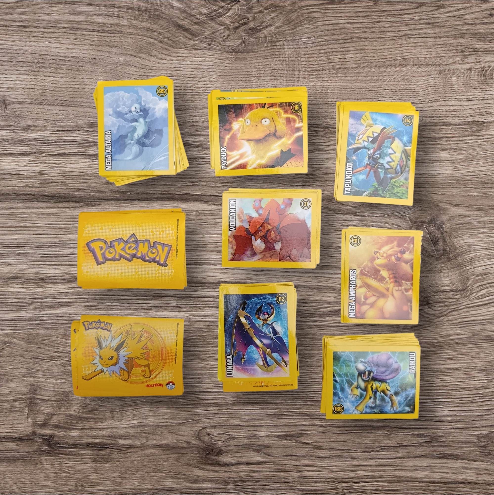 Lote 131 figuritas sin repetir Pokemon
