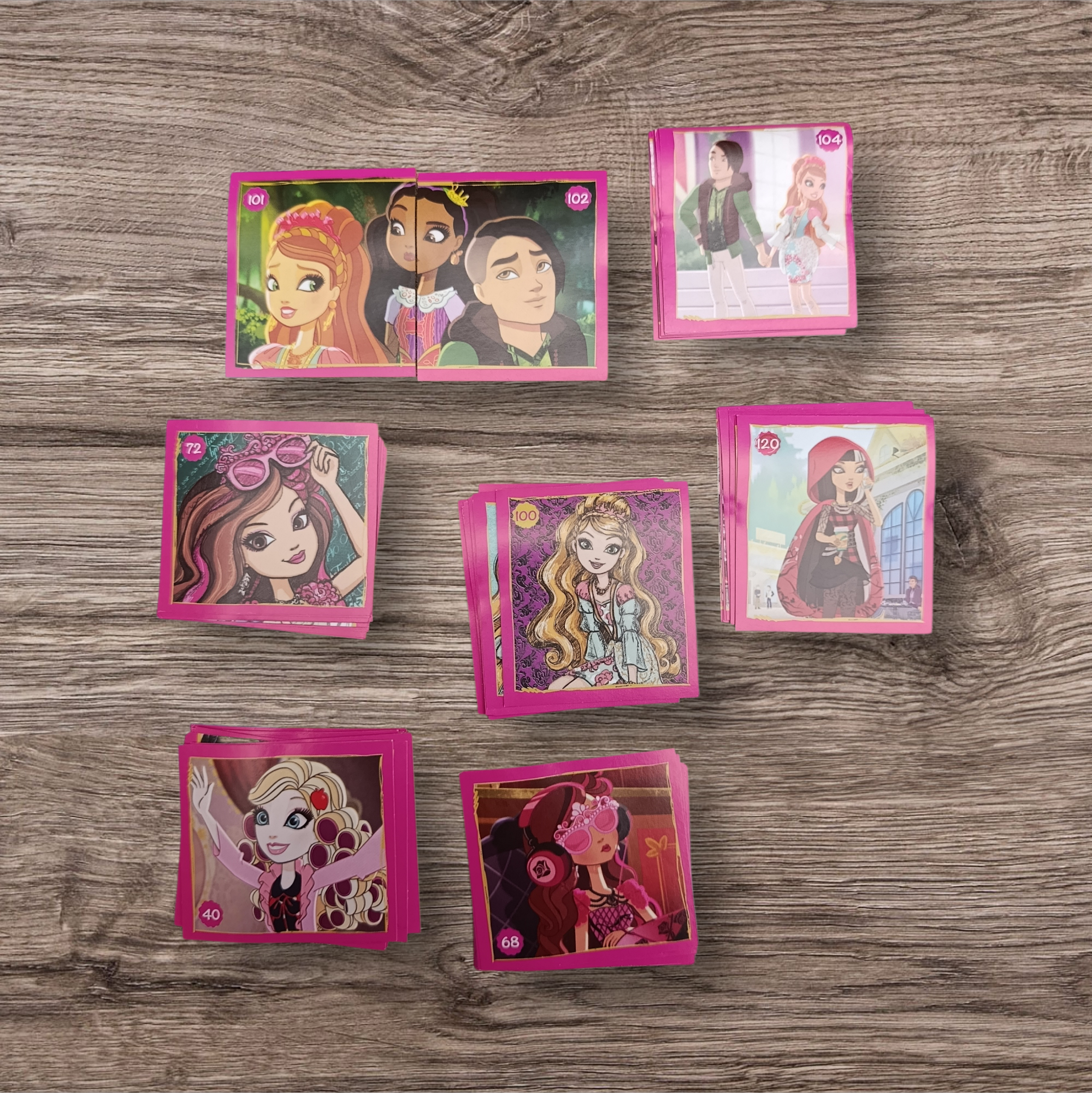 Lote 70 figuritas sin repetir Ever After High