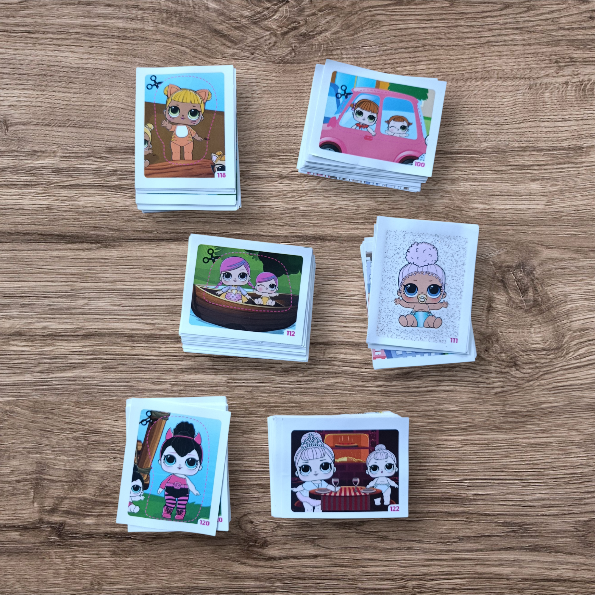 Lote 146 figuritas Lol Surprise