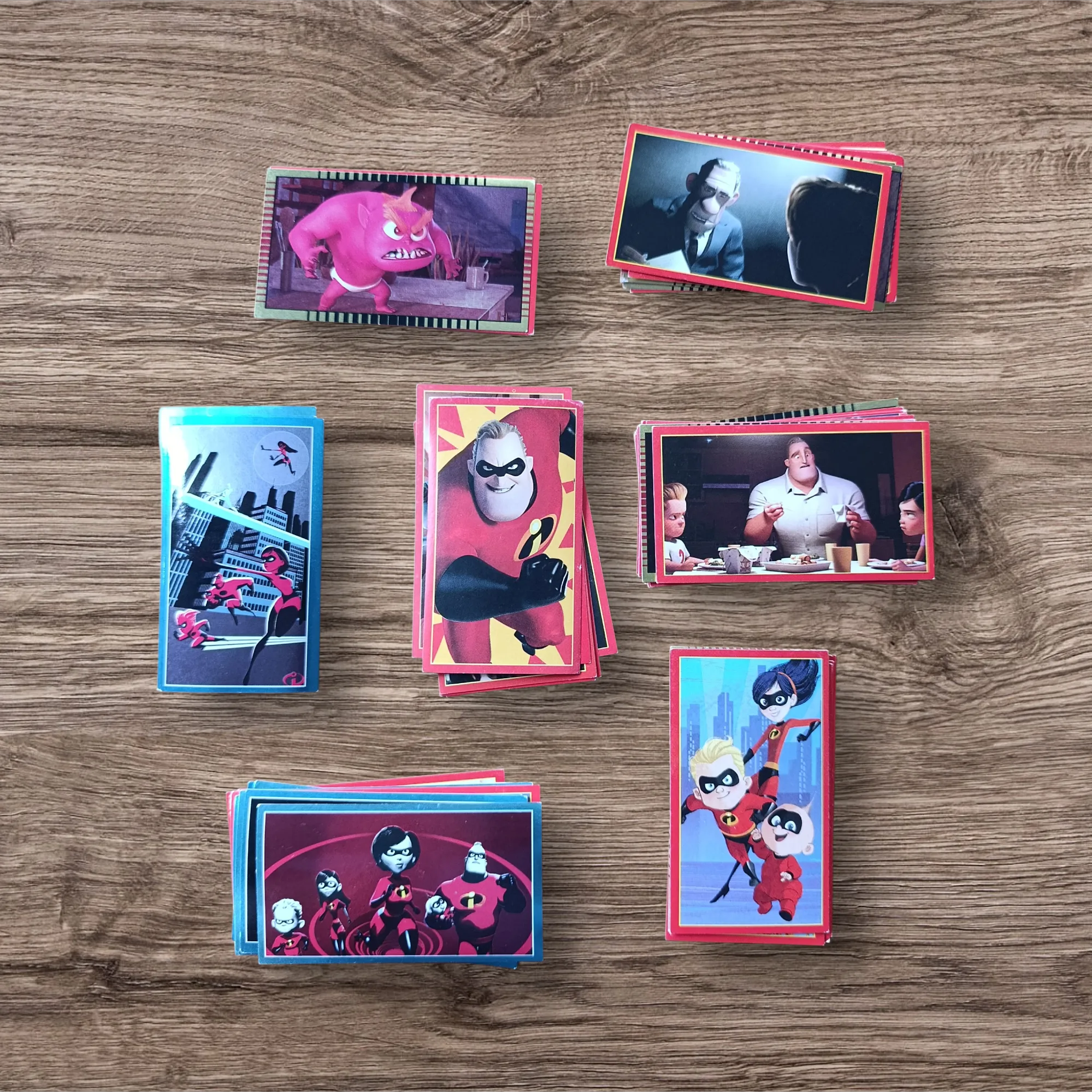 Lote 78 figuritas sin repetir Los Increíbles 2
