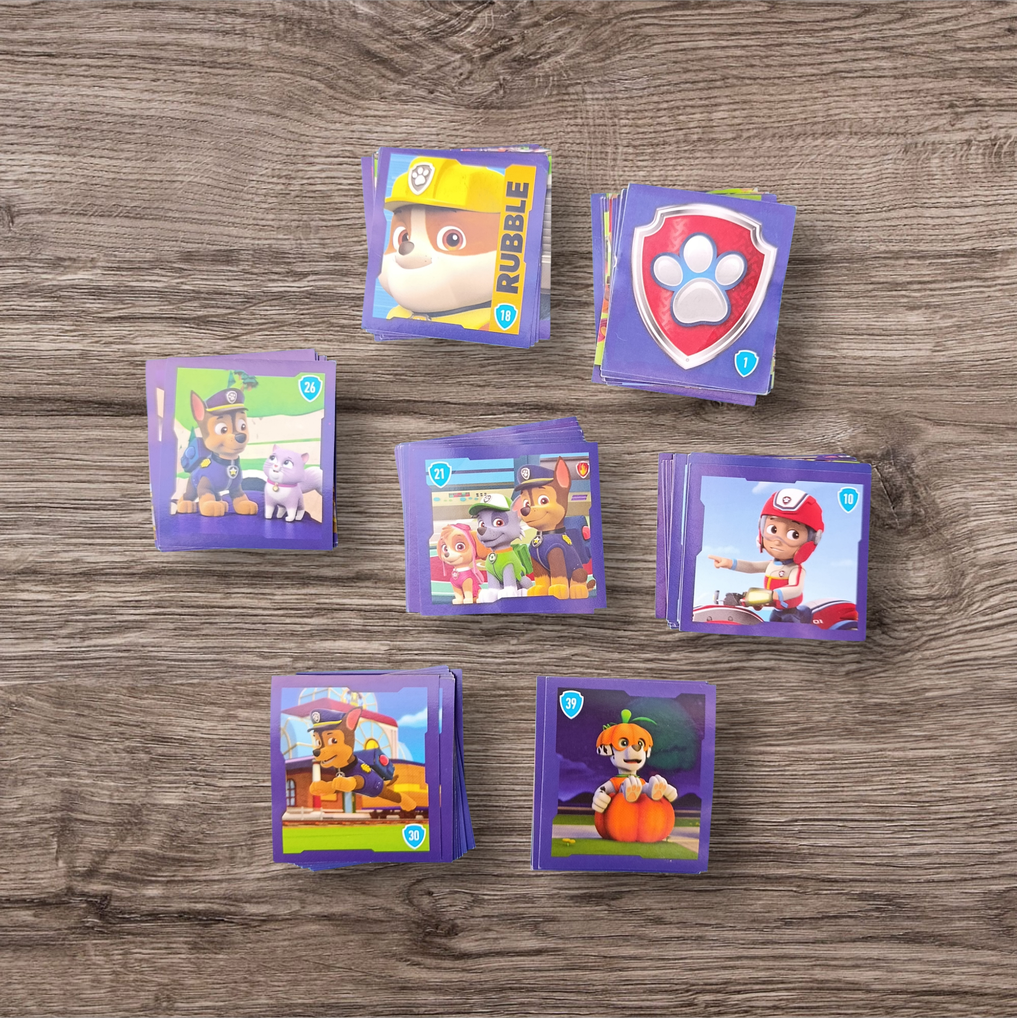 Lote 125 figuritas Paw Patrol