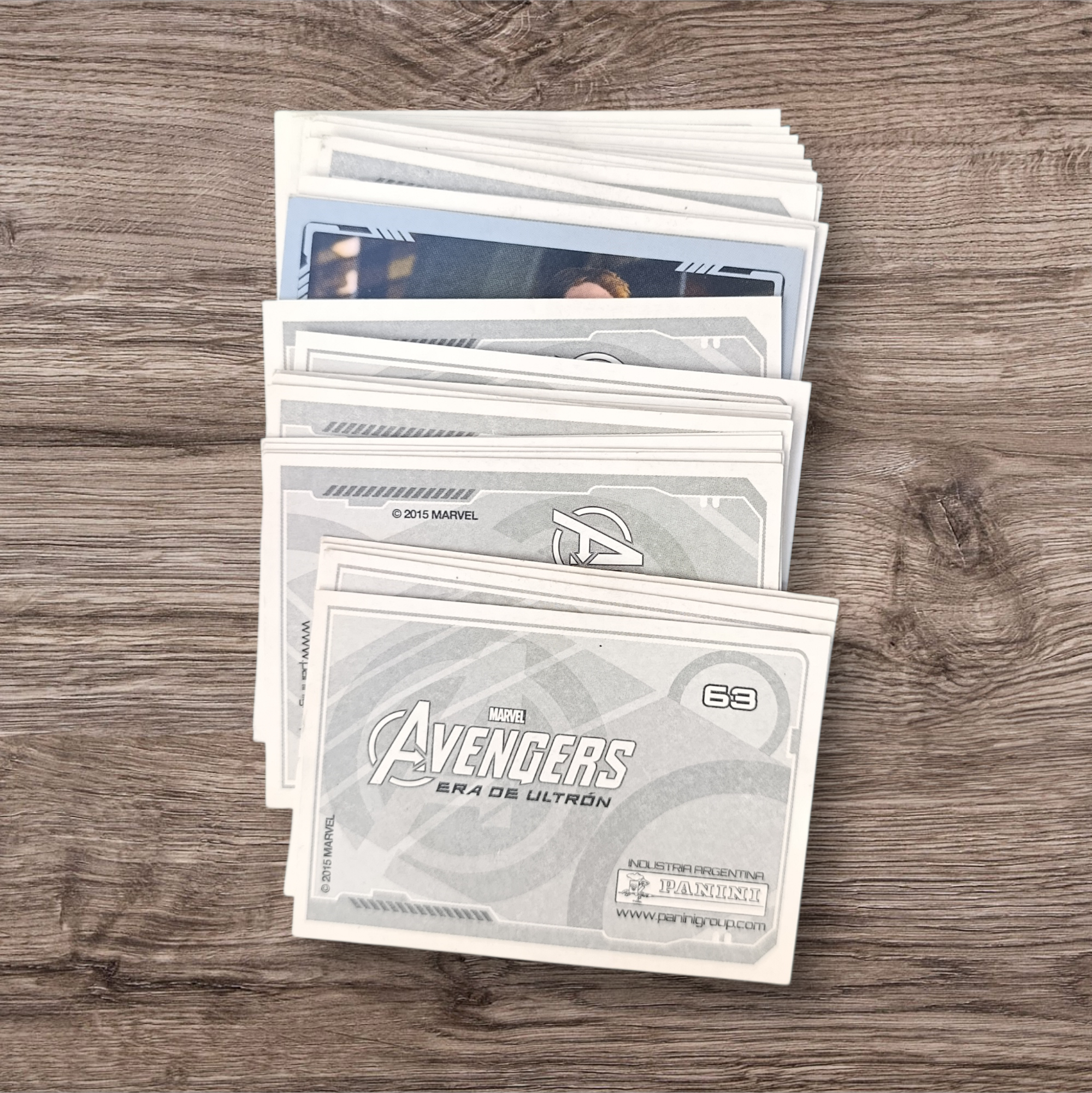 Lote 37 figuritas Avengers Era de Ultron