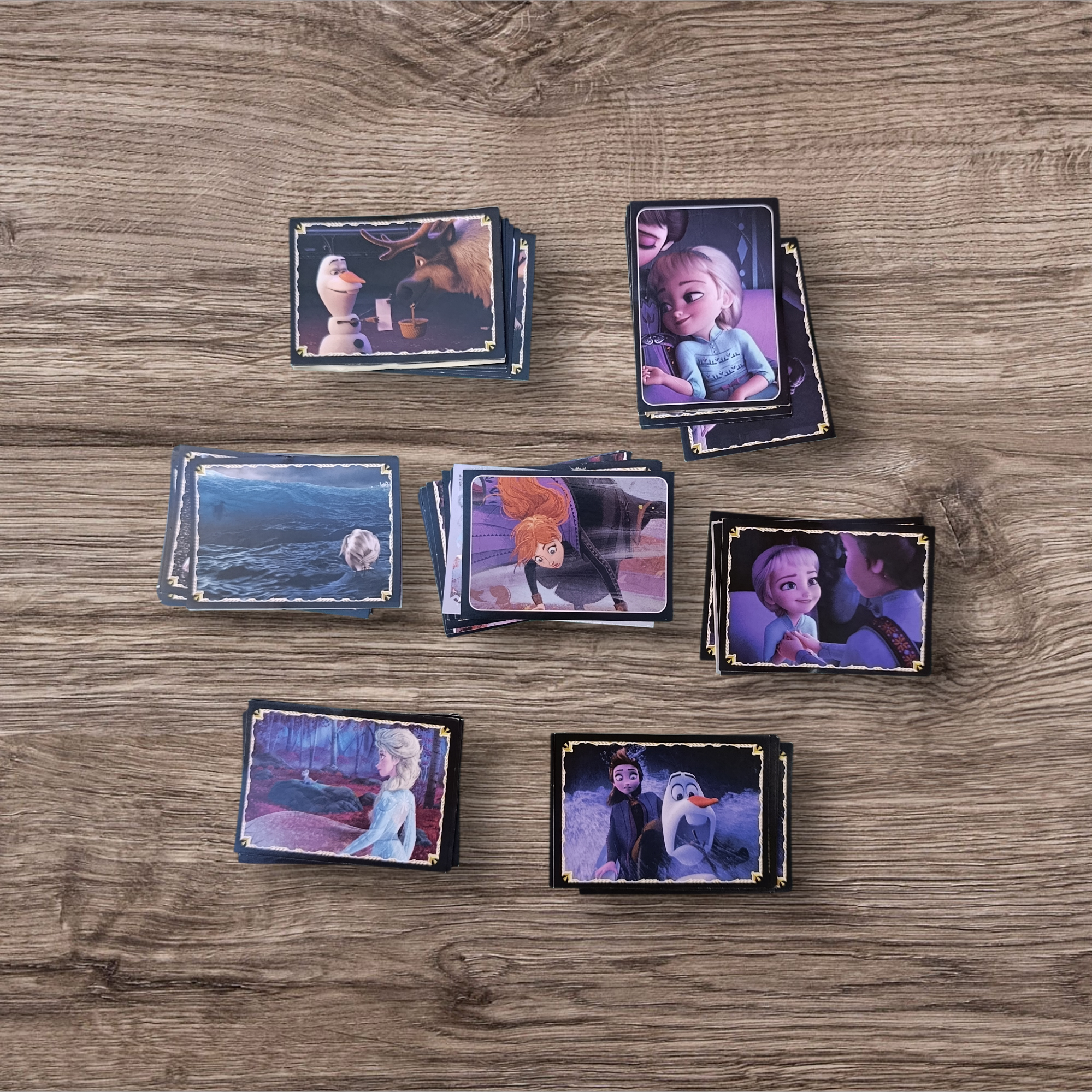 Lote 68 figuritas sin repetir Frozen 2