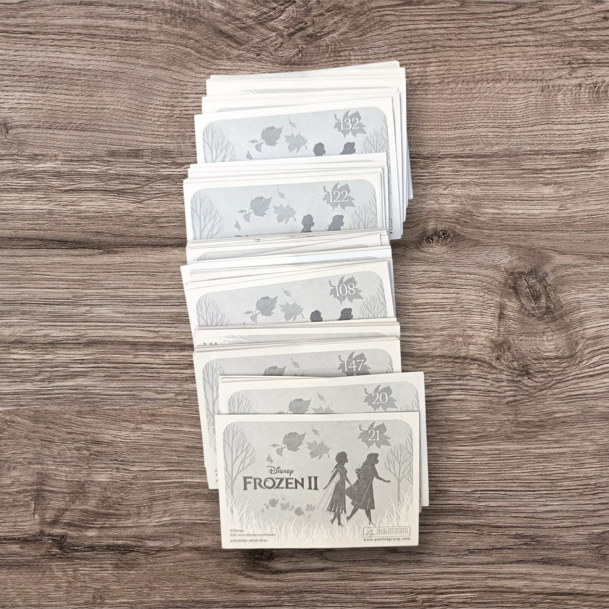 Lote 68 figuritas sin repetir Frozen 2