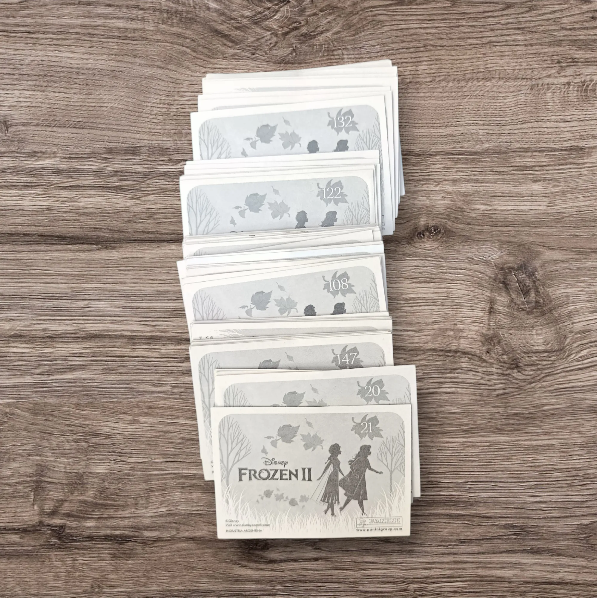Lote 68 figuritas sin repetir Frozen 2