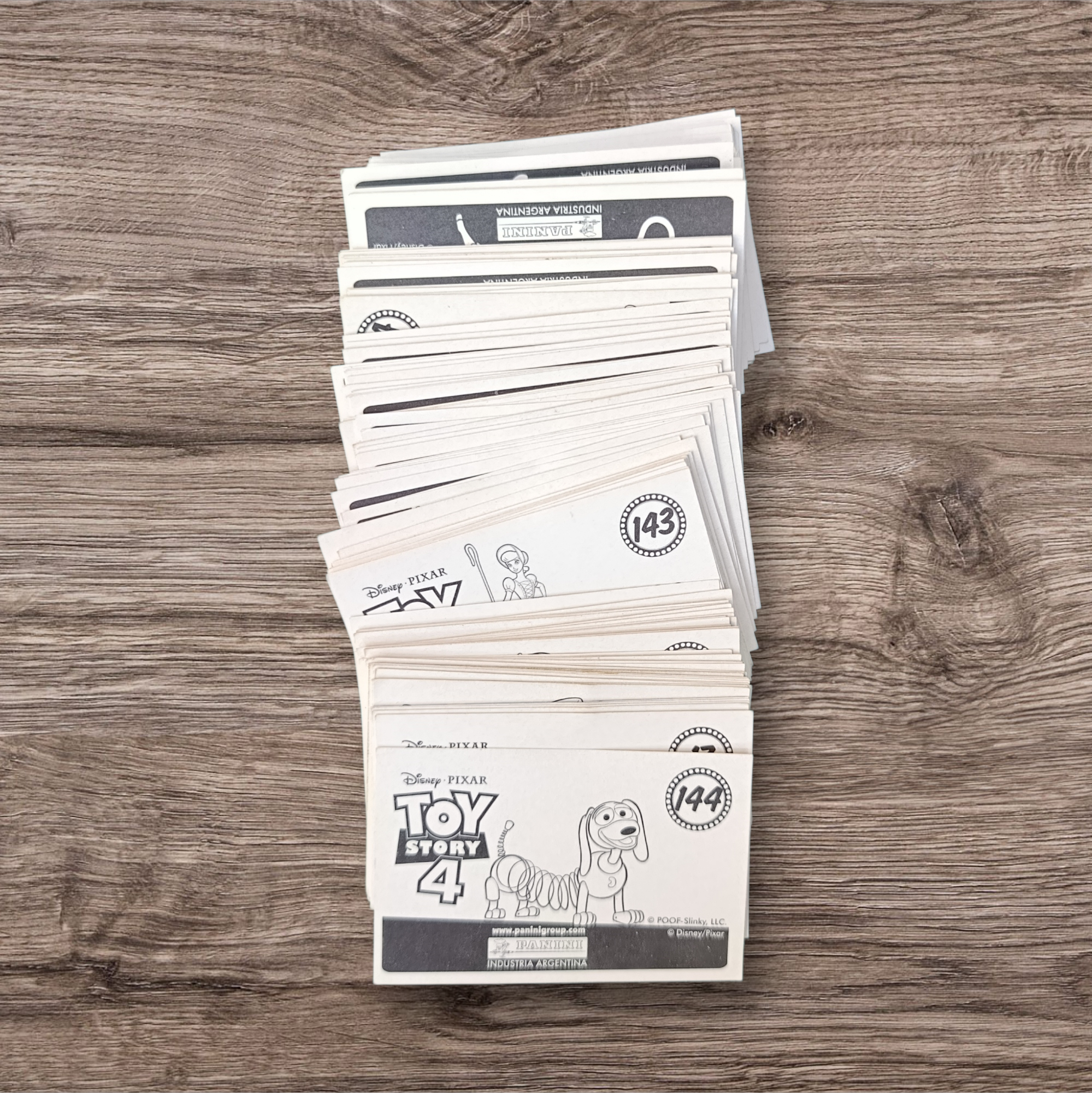 Lote 147 figuritas sin repetir Toy Story 4