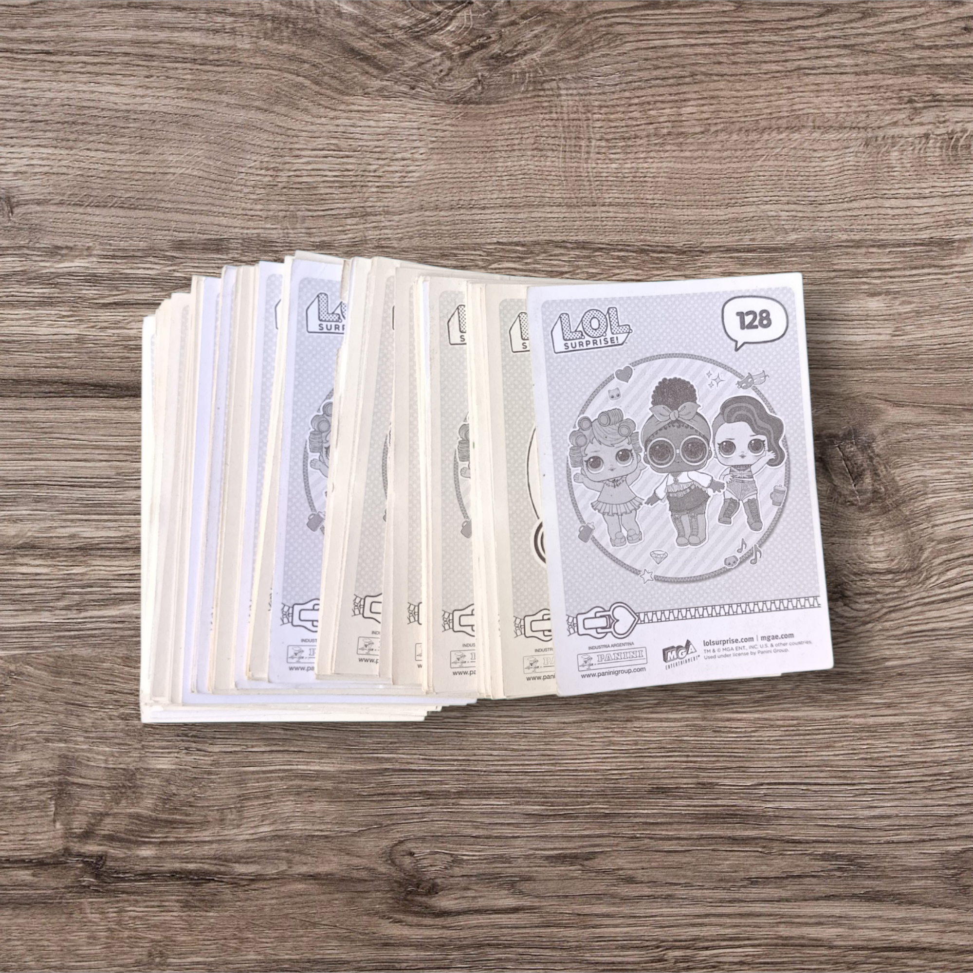 Lote 72 figuritas sin repetir Lol Surprise